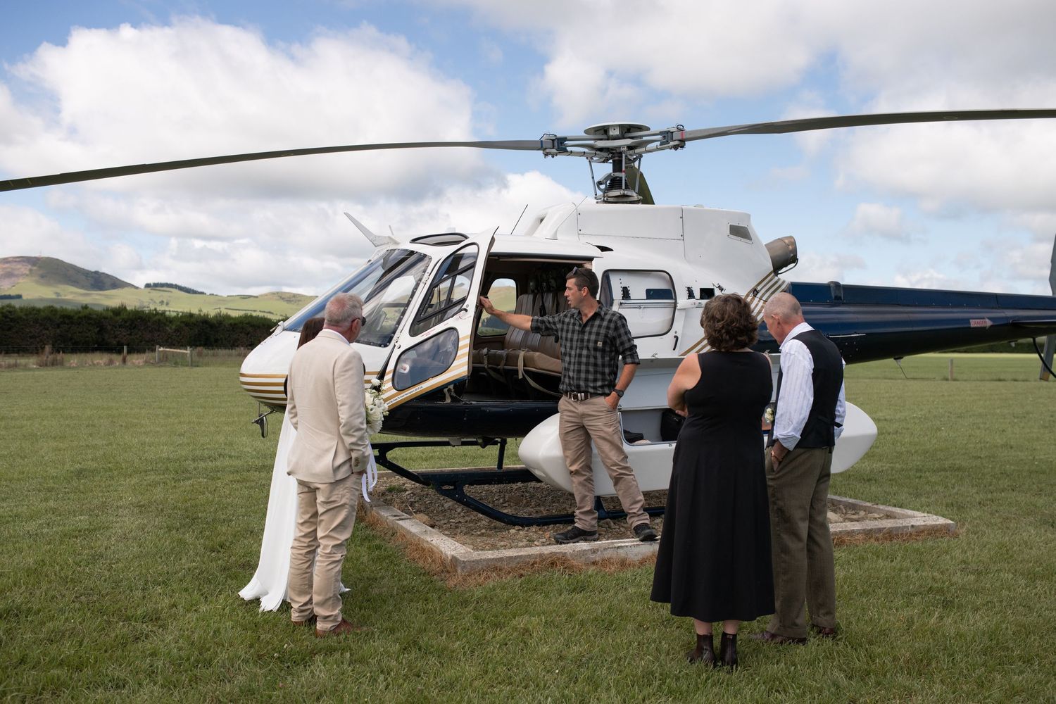 Wedding and Elopement Photography, Adventure elope in new Zealand, Canterbury, christchurch, Queenstown. NZ elopement intimate wedding venue