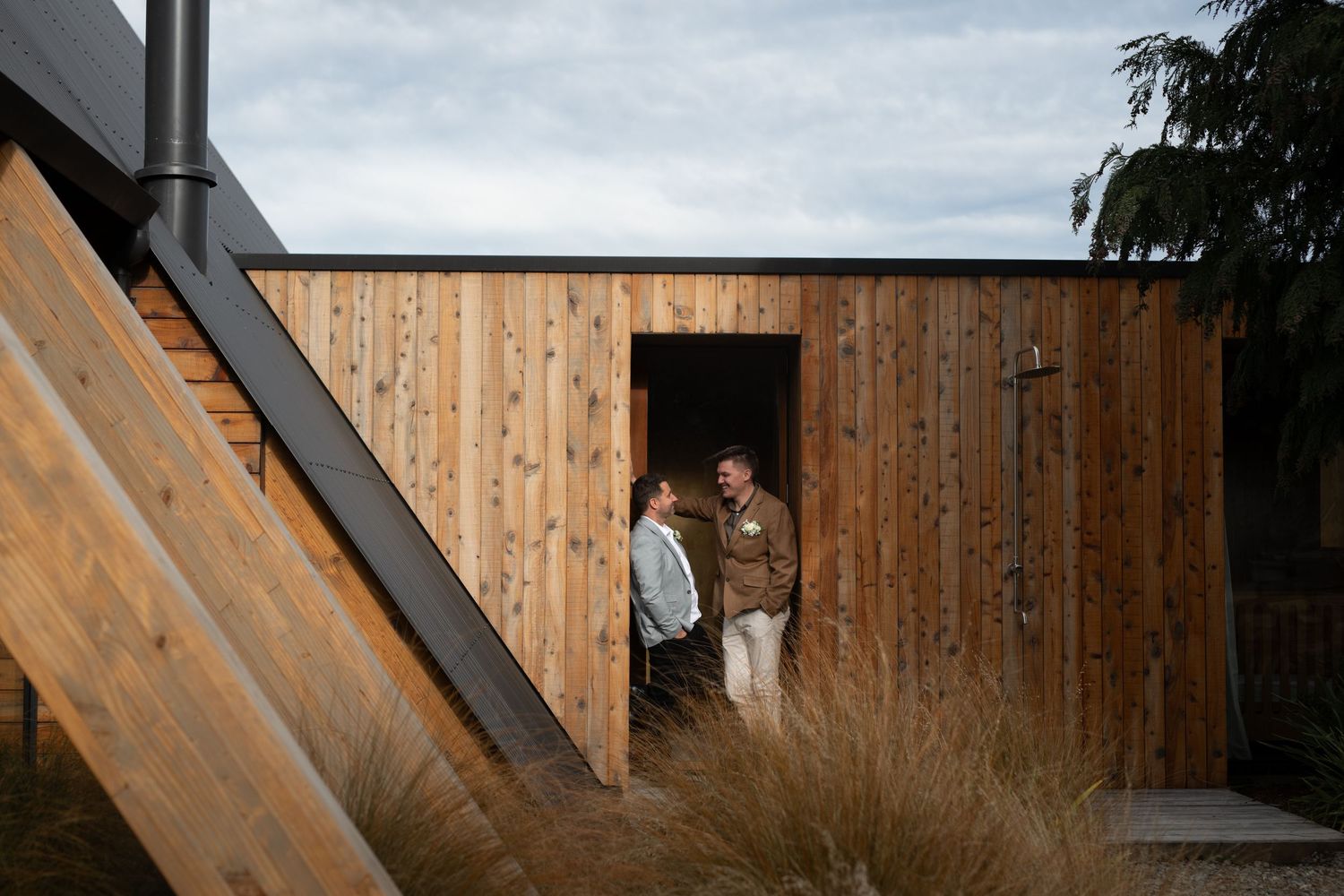 Wedding and Elopement Photography, Adventure elope in new Zealand, Canterbury, christchurch, Queenstown. NZ elopement intimate wedding venue