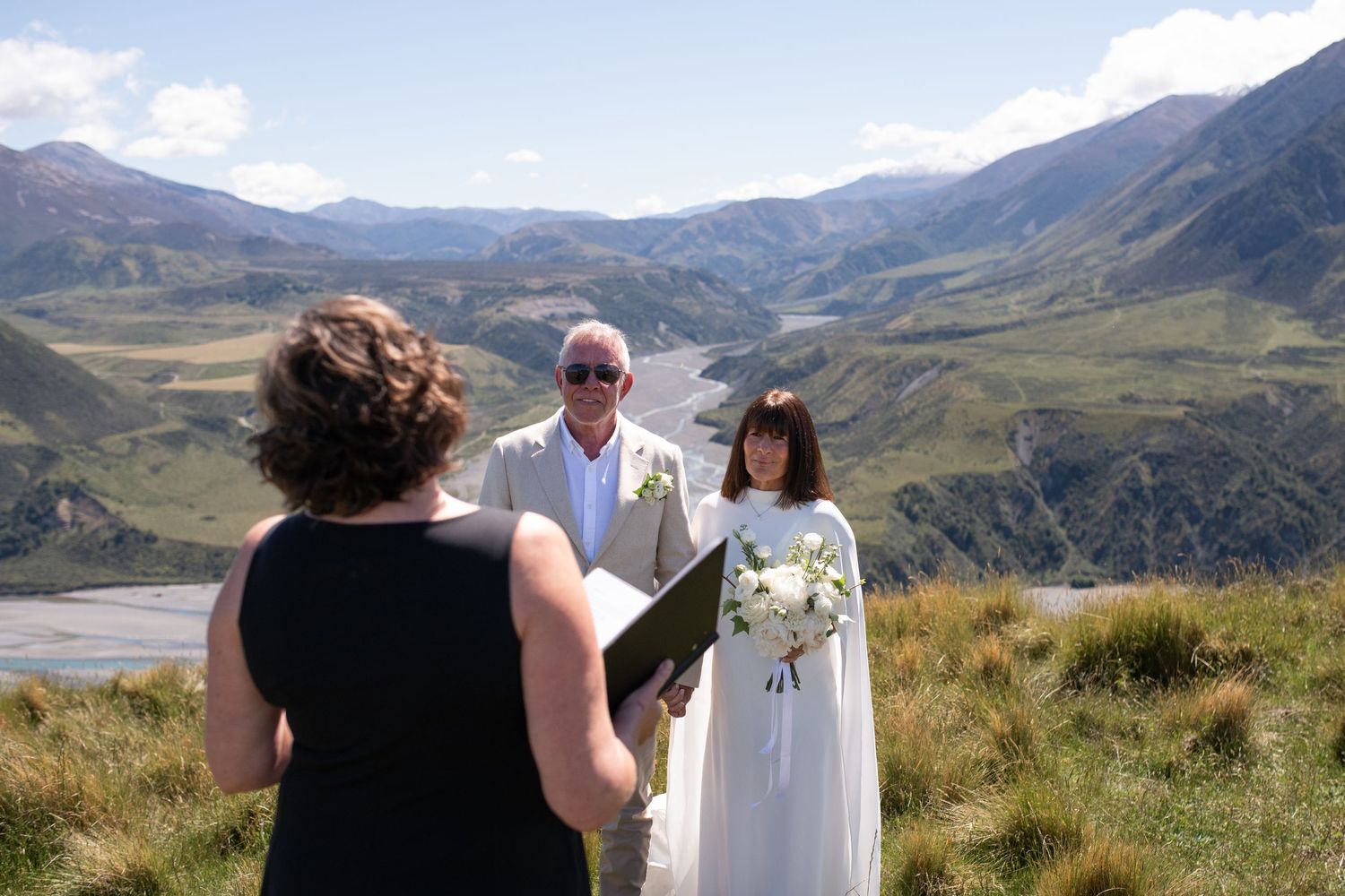 Wedding and Elopement Photography, Adventure elope in new Zealand, Canterbury, christchurch, Queenstown. NZ elopement intimate wedding venue