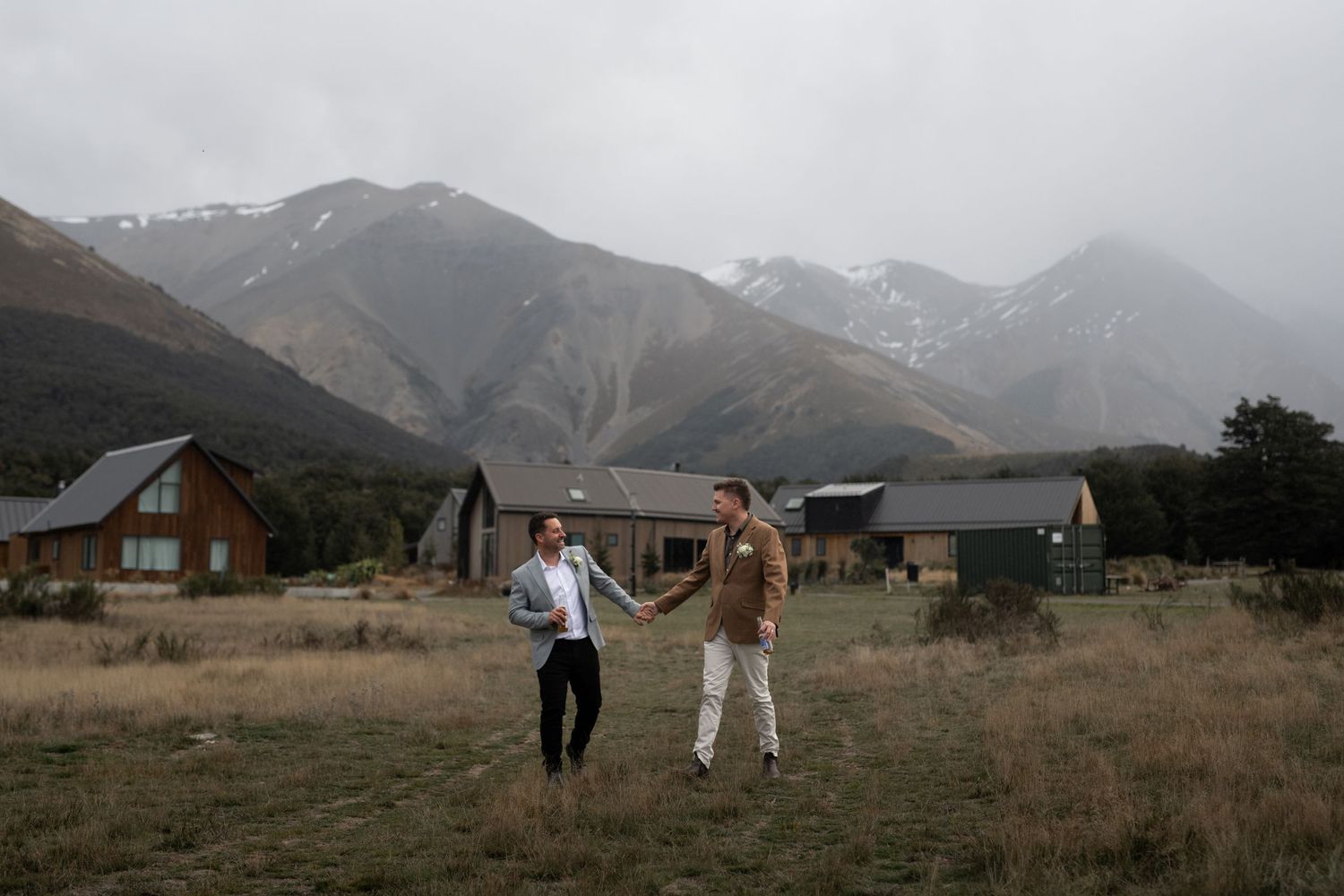 Wedding and Elopement Photography, Adventure elope in new Zealand, Canterbury, Christchurch, Queenstown. NZ elopement intimate wedding venue