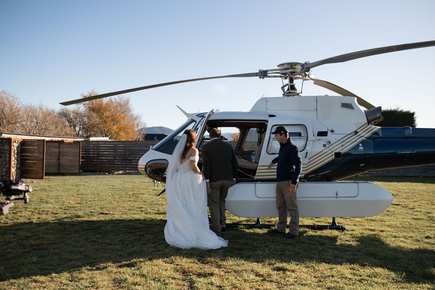 Wedding and Elopement Photography, Adventure elope in new Zealand, Canterbury, christchurch, Queenstown. NZ elopement intimate wedding venue