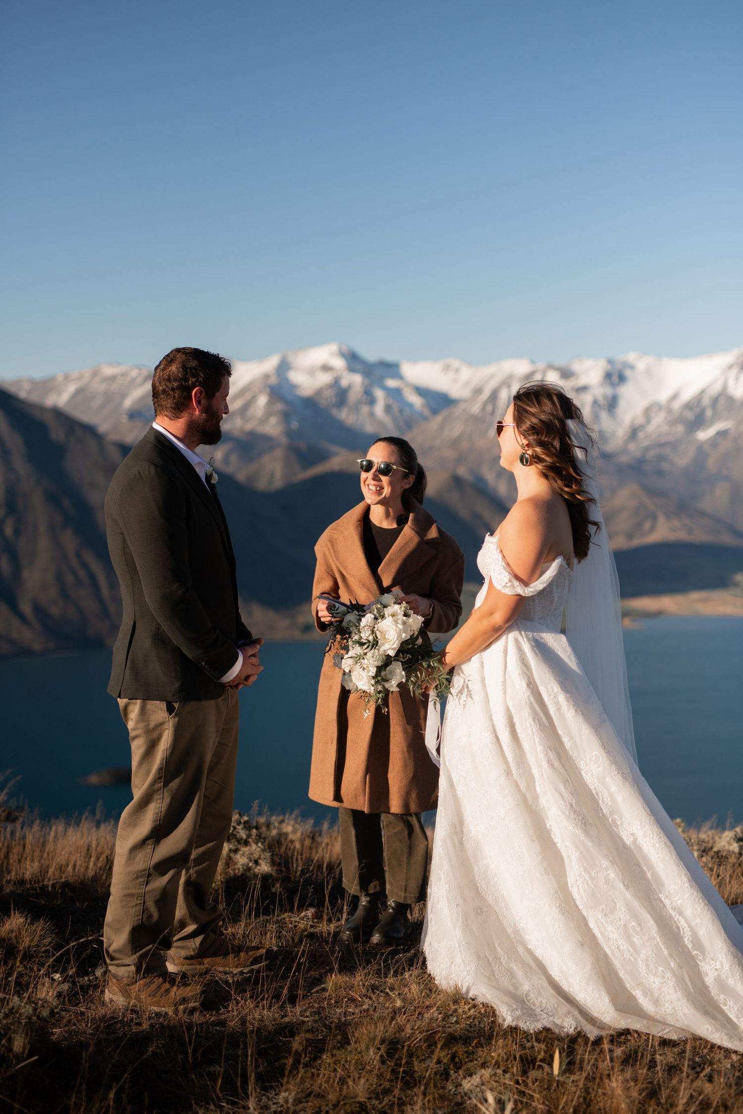 Wedding and Elopement Photography, Adventure elope in new Zealand, Canterbury, christchurch, Queenstown. NZ elopement intimate wedding venue
