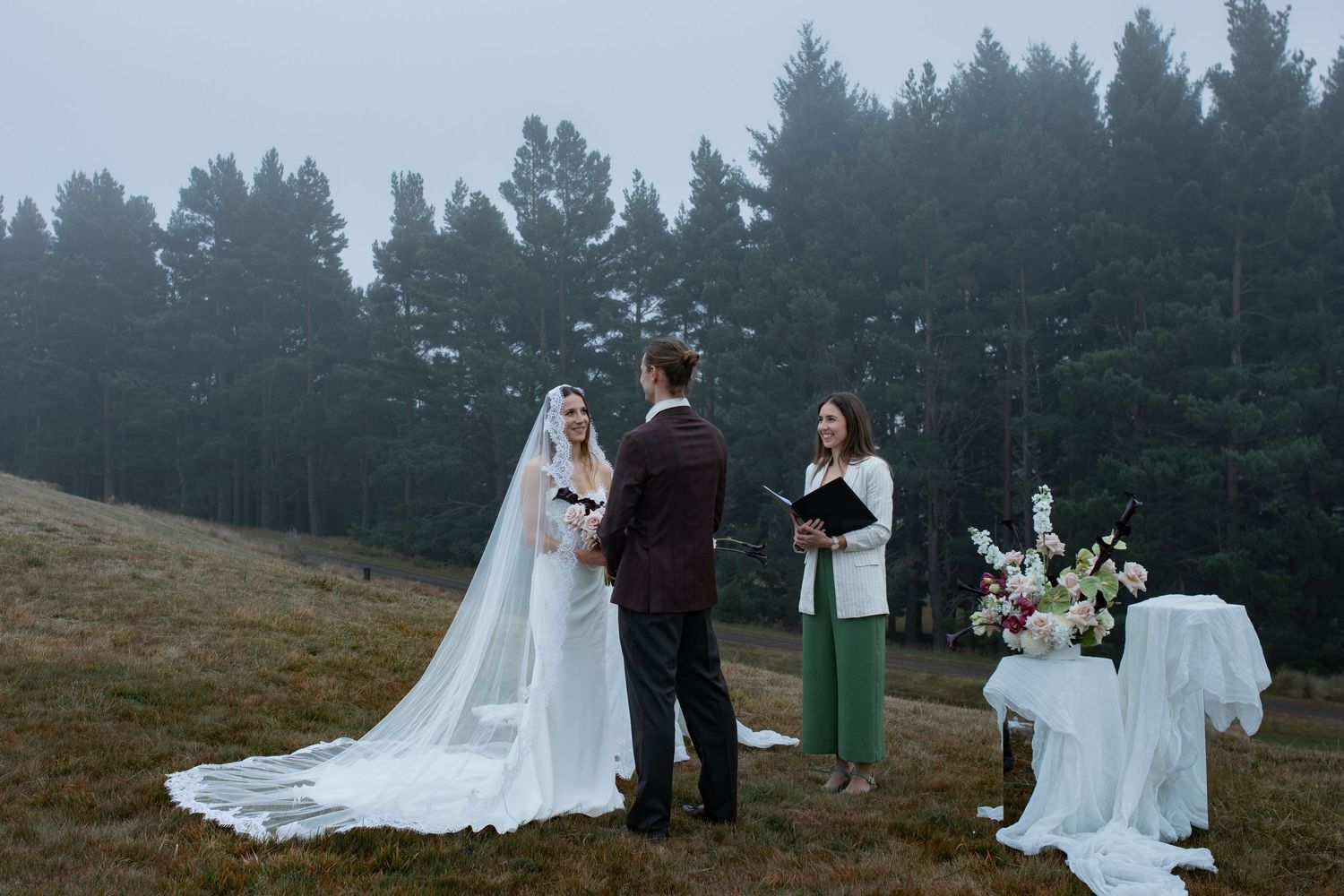 Wedding and Elopement Photography, Adventure elope in new Zealand, Canterbury, christchurch, Queenstown. NZ elopement intimate wedding venue