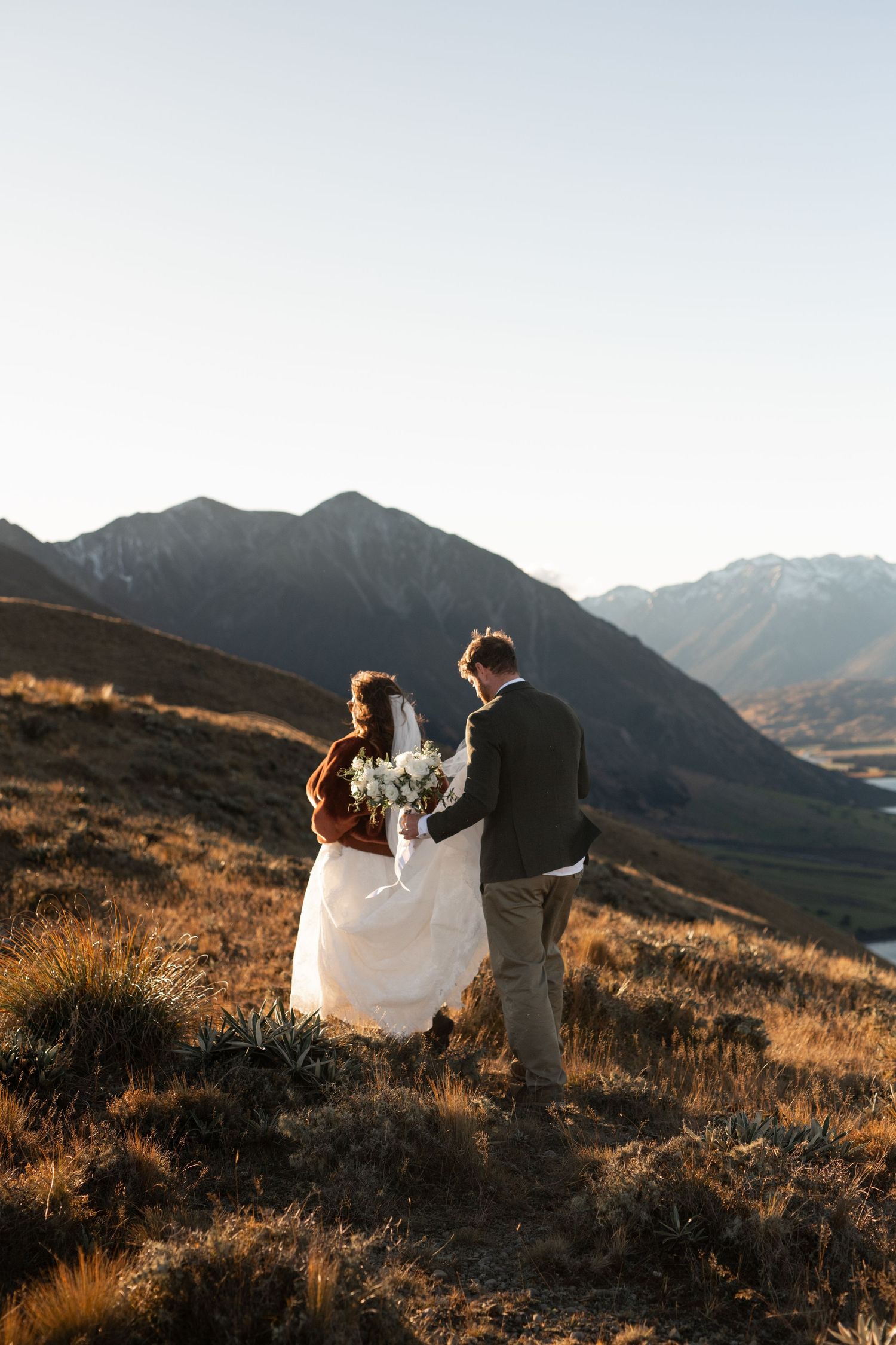 Wedding and Elopement Photography, Adventure elope in new Zealand, Canterbury, christchurch, Queenstown. NZ elopement intimate wedding venue