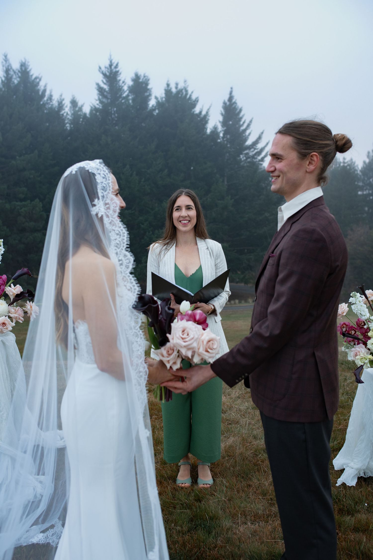 Wedding and Elopement Photography, Adventure elope in new Zealand, Canterbury, christchurch, Queenstown. NZ elopement intimate wedding venue