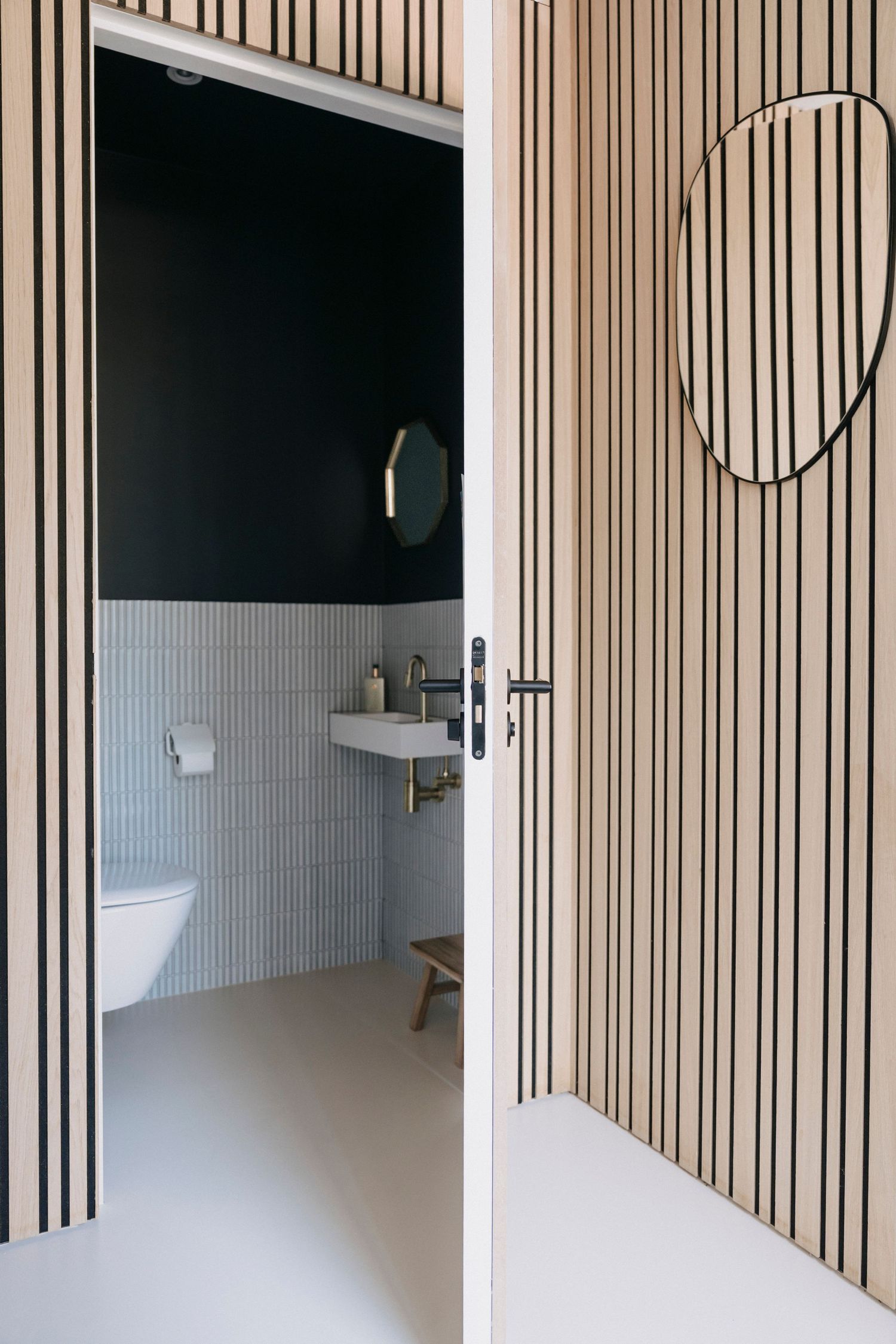 Een tijdloze basis, met sfeer die meebeweegt. Oh studio ontwerpt een duurzame, stijlvolle basis. natuurlijke materialen en rust.