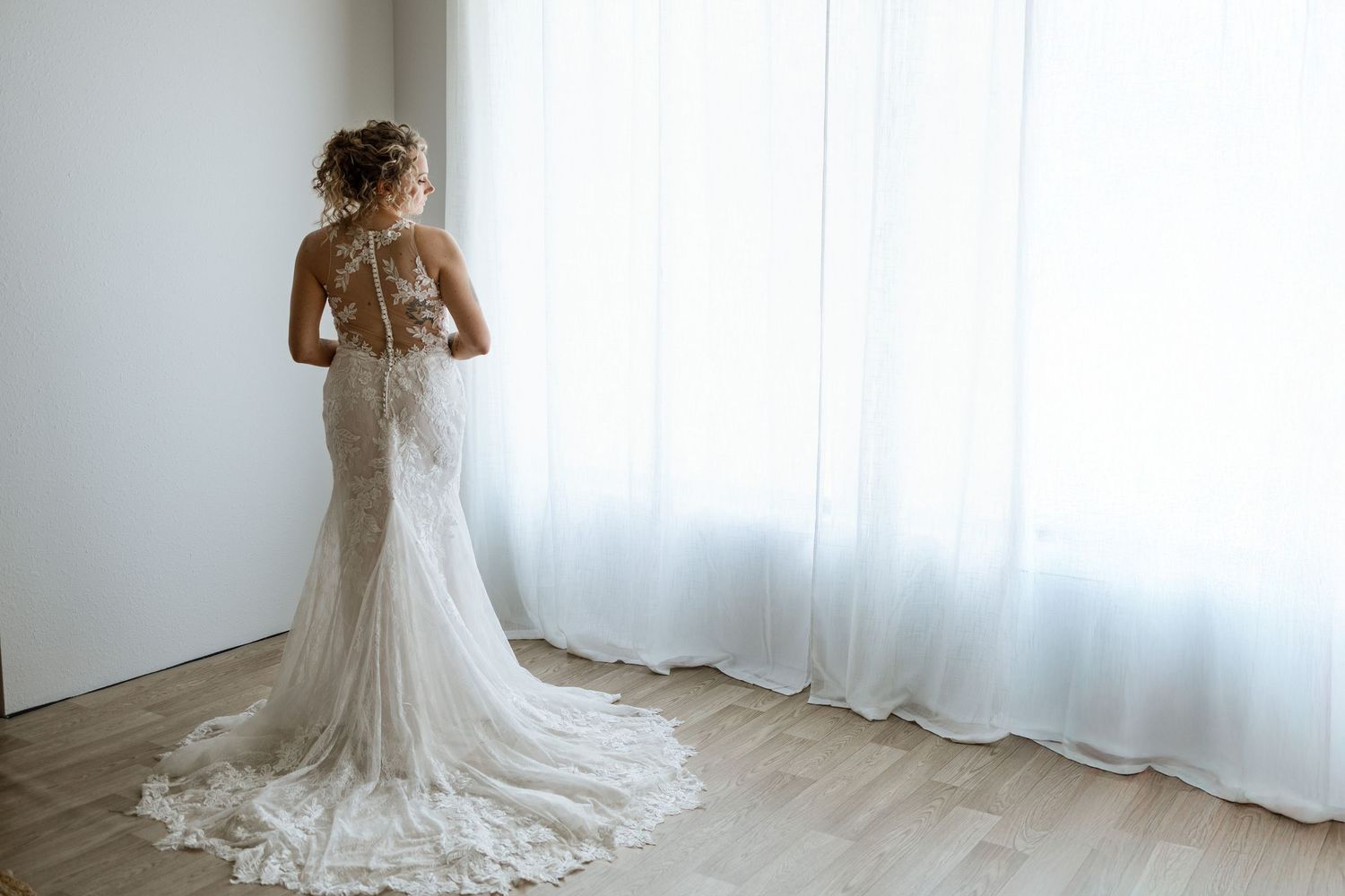 Bride photographed for a bridal portrait session at Tara Lee Photography in Edwardsville, Illinois