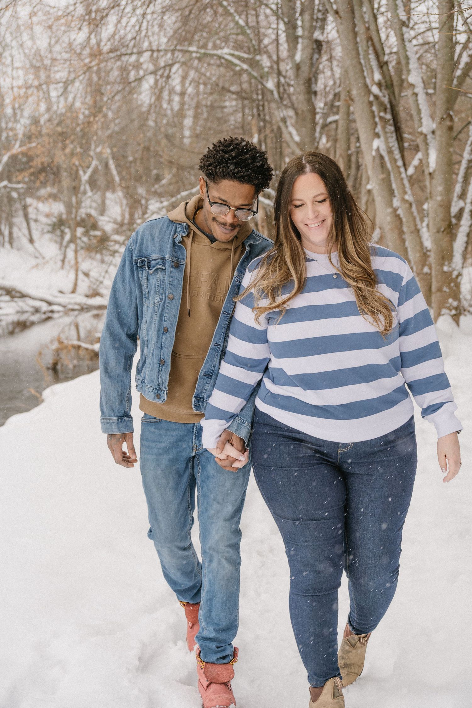 Natural winter couples photography session on Prince Edward Island hiking trail.