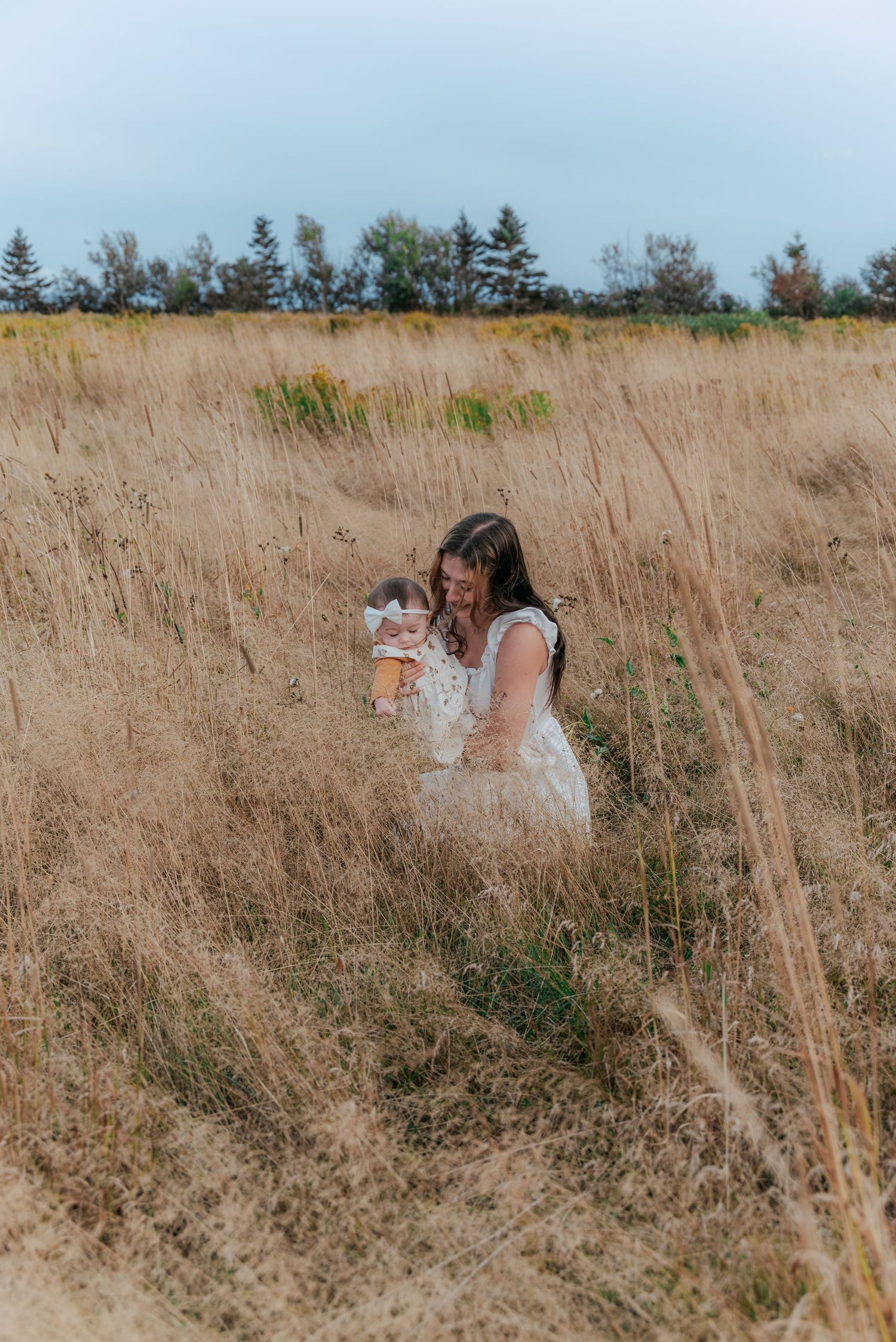 Field mother photography session in PEI