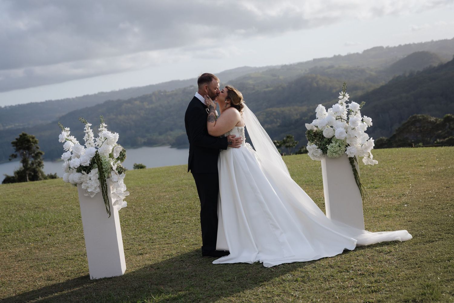 The lakehouse folk Maleny wedding photography ceremony, Courteney Lee Photography