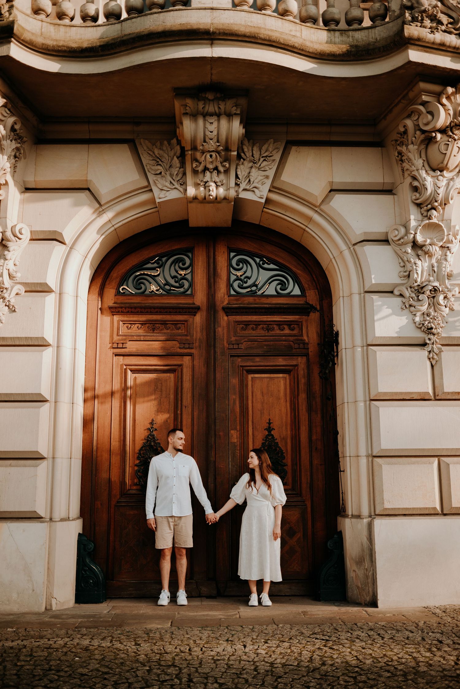 Sesja narzeczeńska w Pszczynie, fotograf ślubny Katowice Kraków Pszczyna, sesja w parku pszczyńskim, rododendrony w Pszczynie