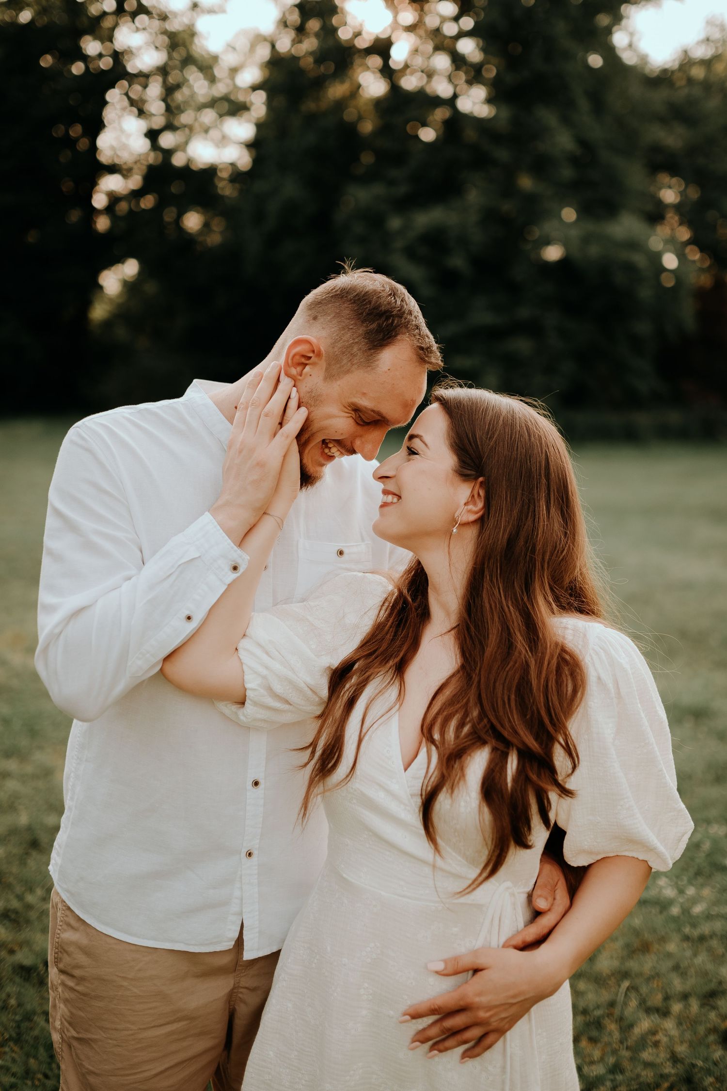 Sesja narzeczeńska w Pszczynie, fotograf ślubny Katowice Kraków Pszczyna, sesja w parku pszczyńskim, rododendrony w Pszczynie