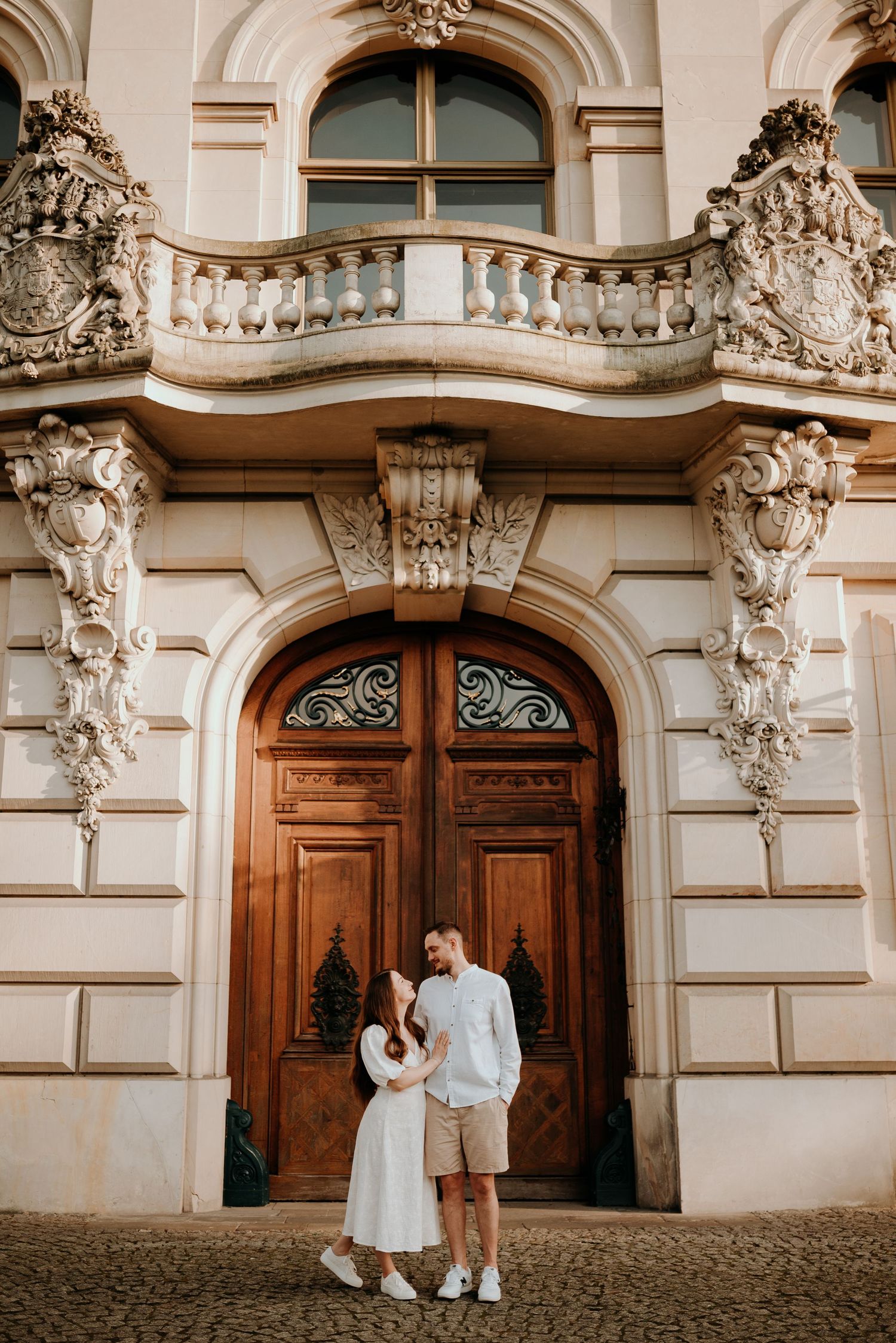 Sesja narzeczeńska w Pszczynie, fotograf ślubny Katowice Kraków Pszczyna, sesja w parku pszczyńskim, rododendrony w Pszczynie