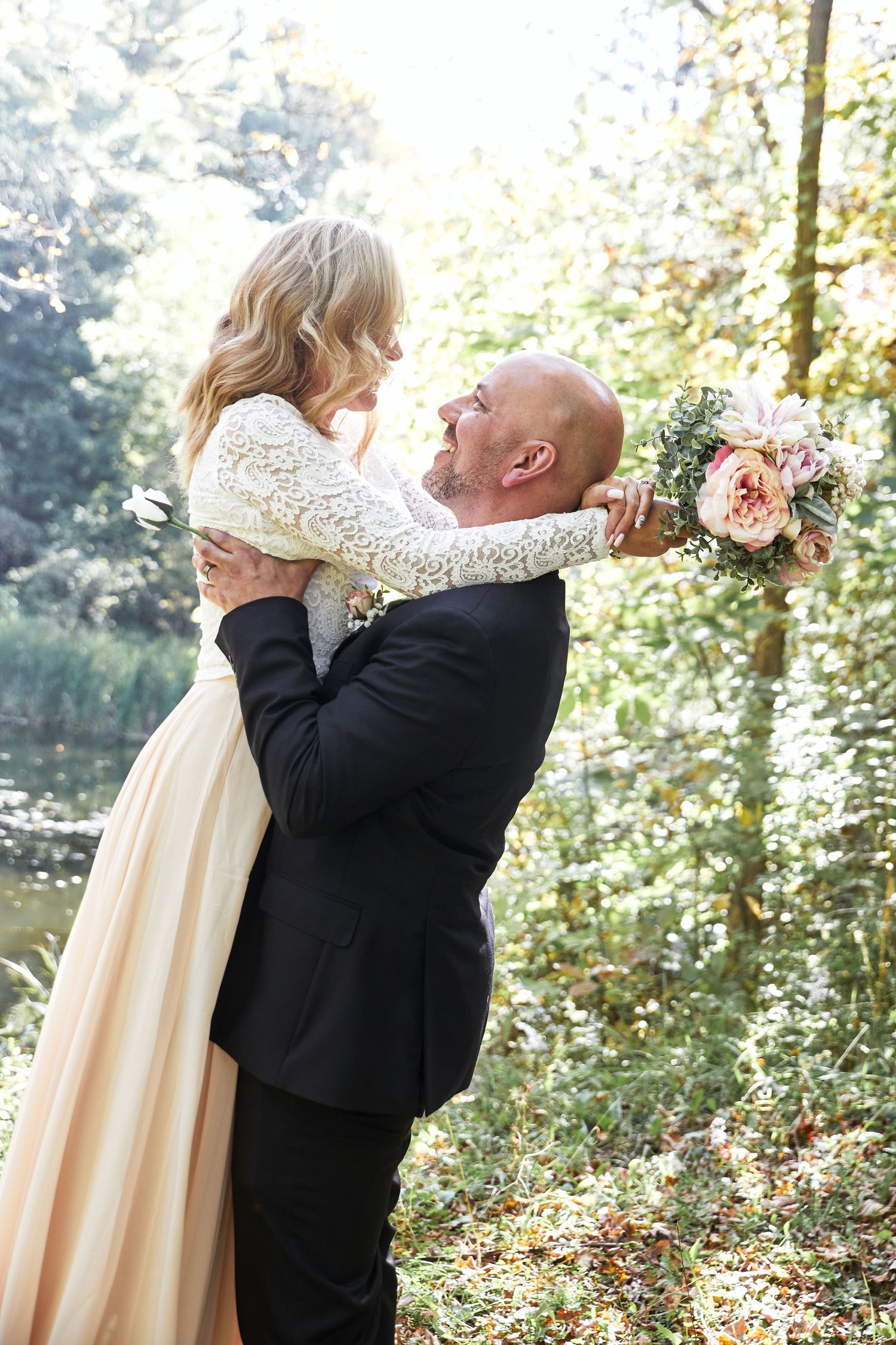Summer wedding photography in Mantua Ohio