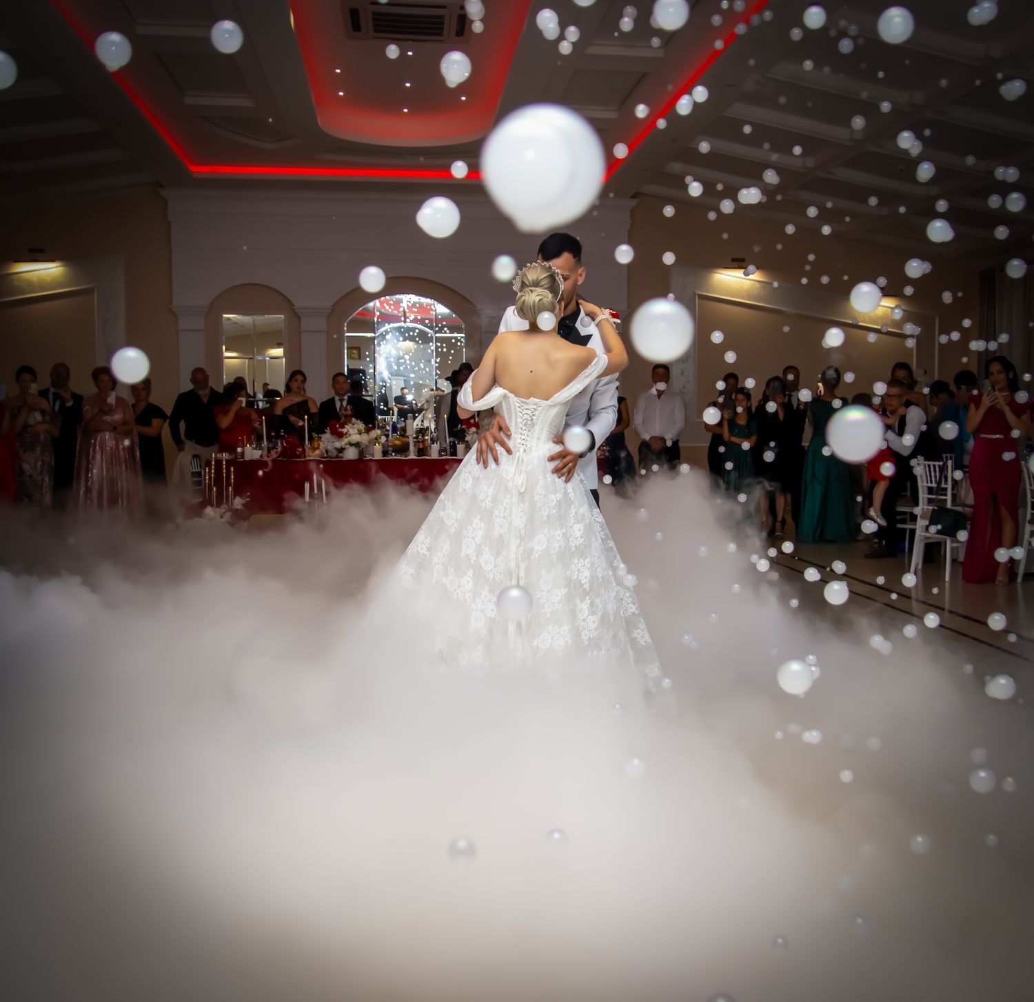Adriana and Petru’s wedding, photographed by GGC Photography