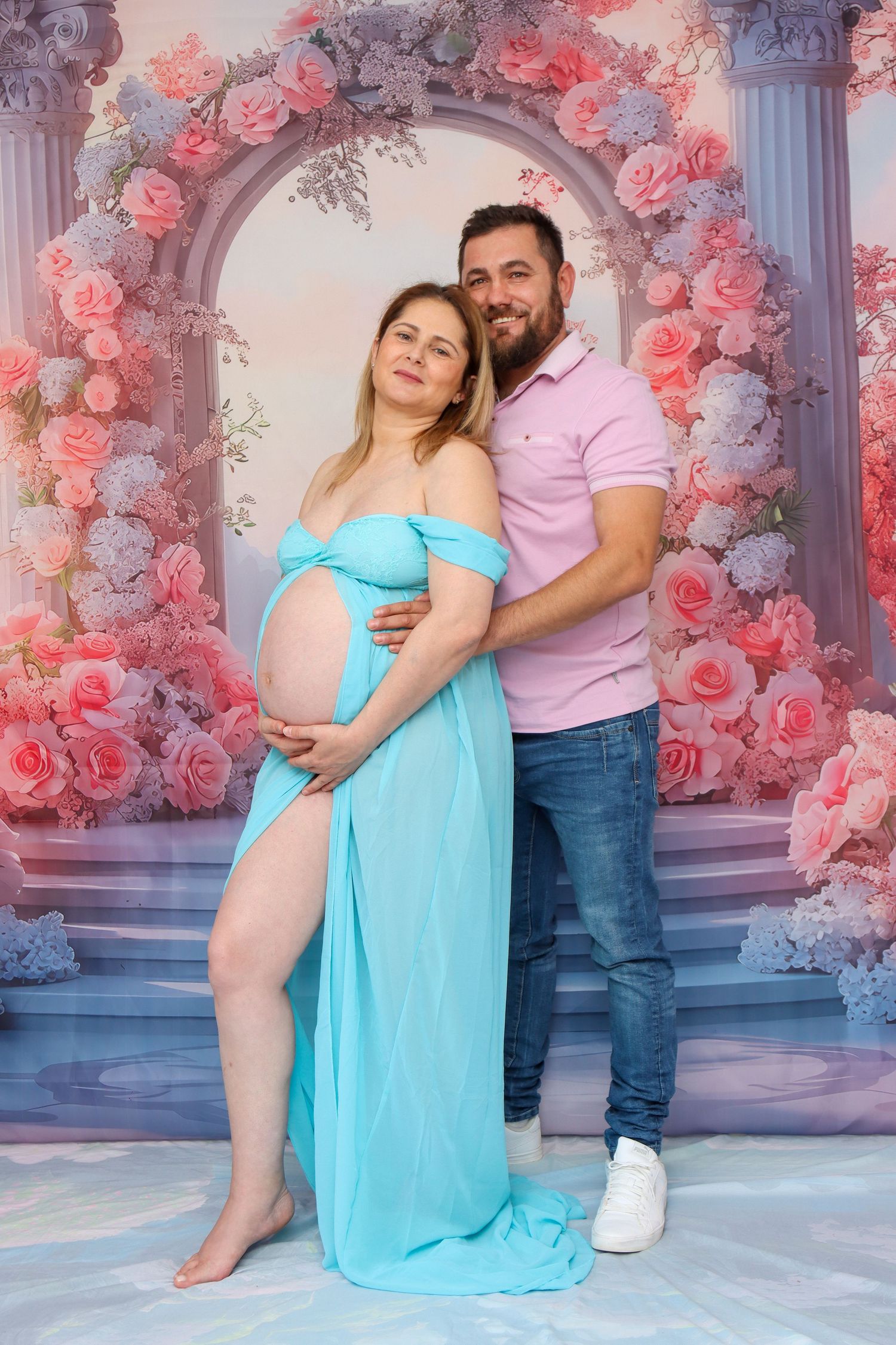 Elena’s maternity photo session at the GGC Photography studio in Cranbrook, Kent