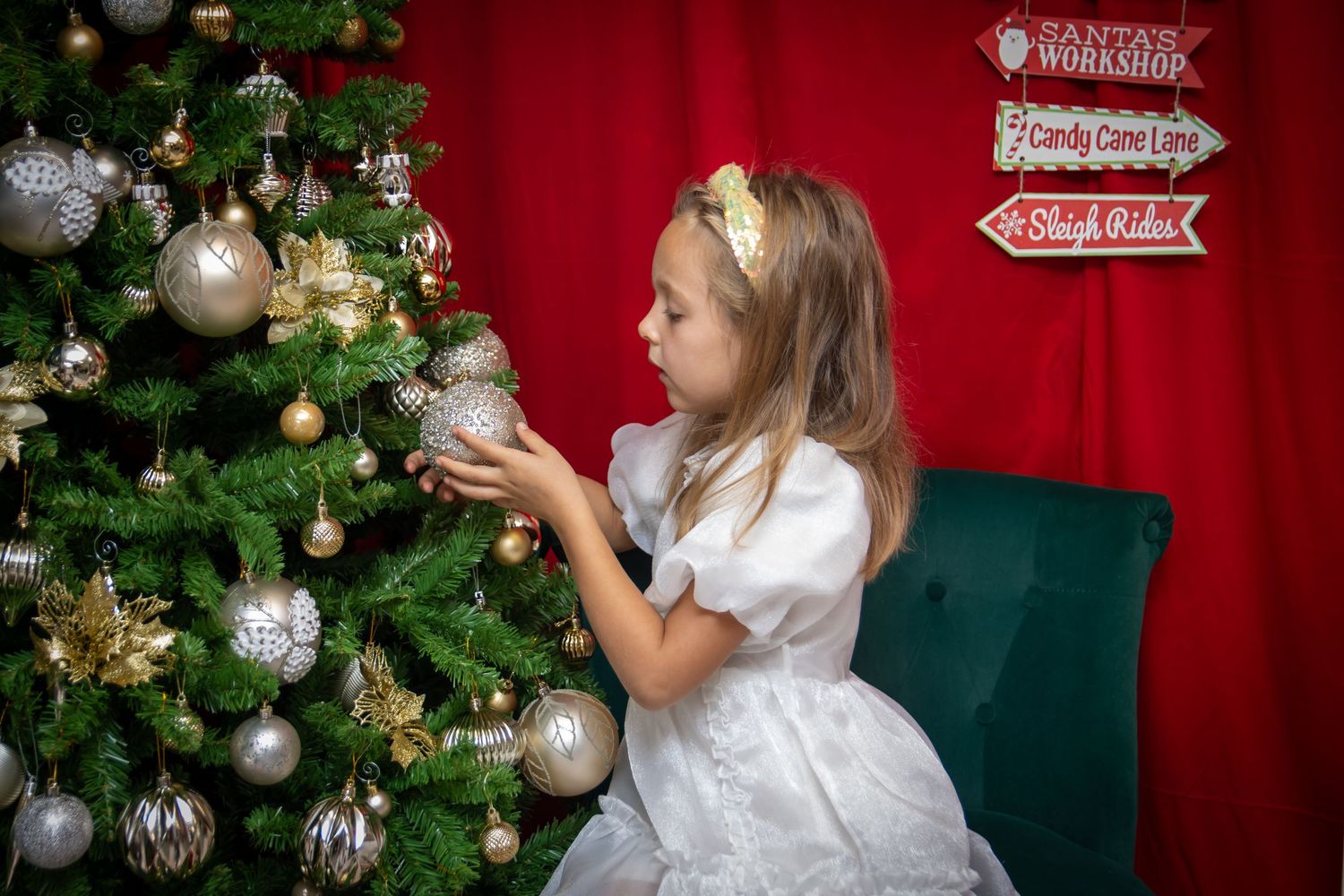 Christmas mini photo session at the GGC Photography studio in Cranbrook, Kent