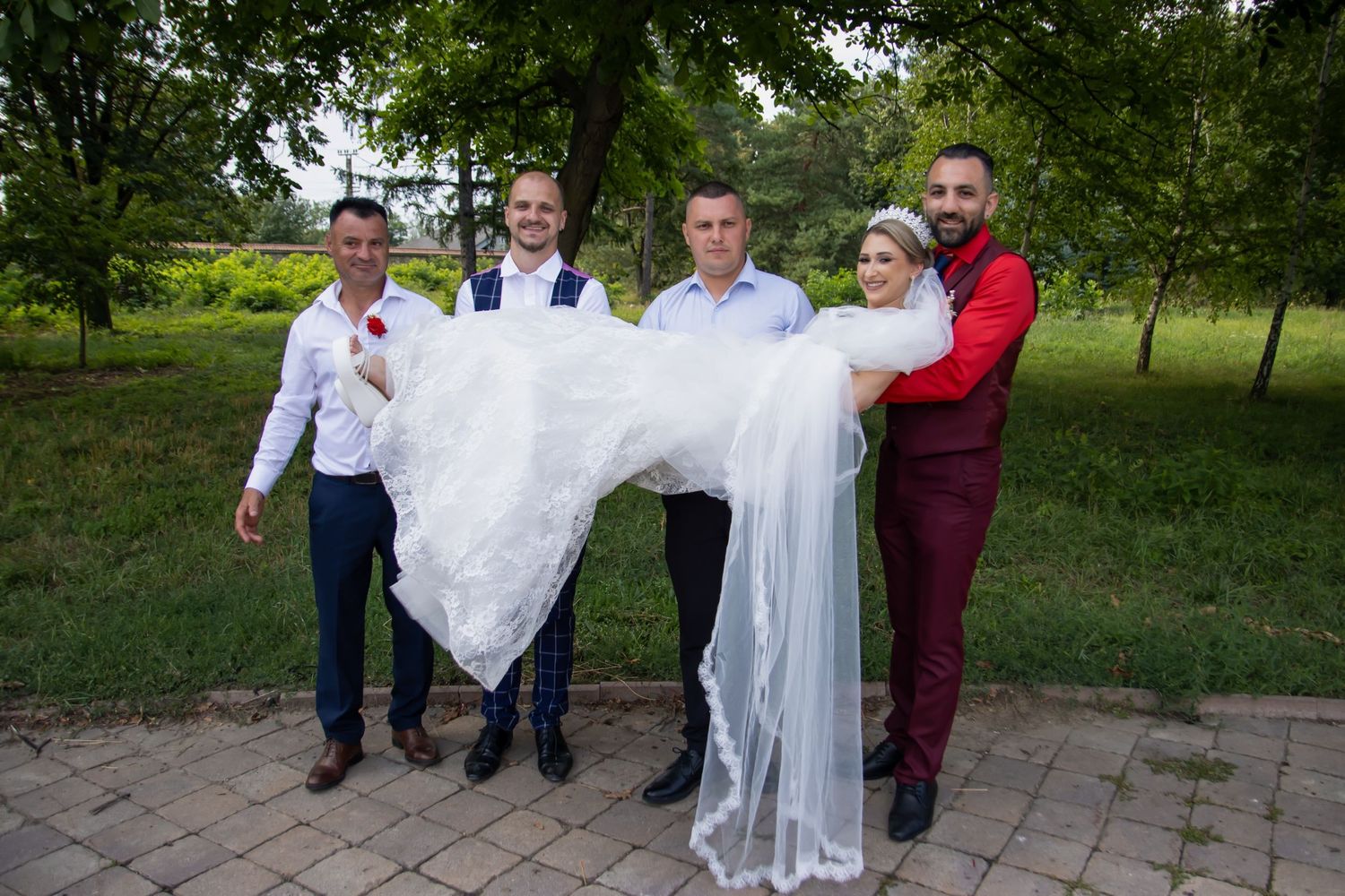 Adriana and Petru’s wedding, photographed by GGC Photography