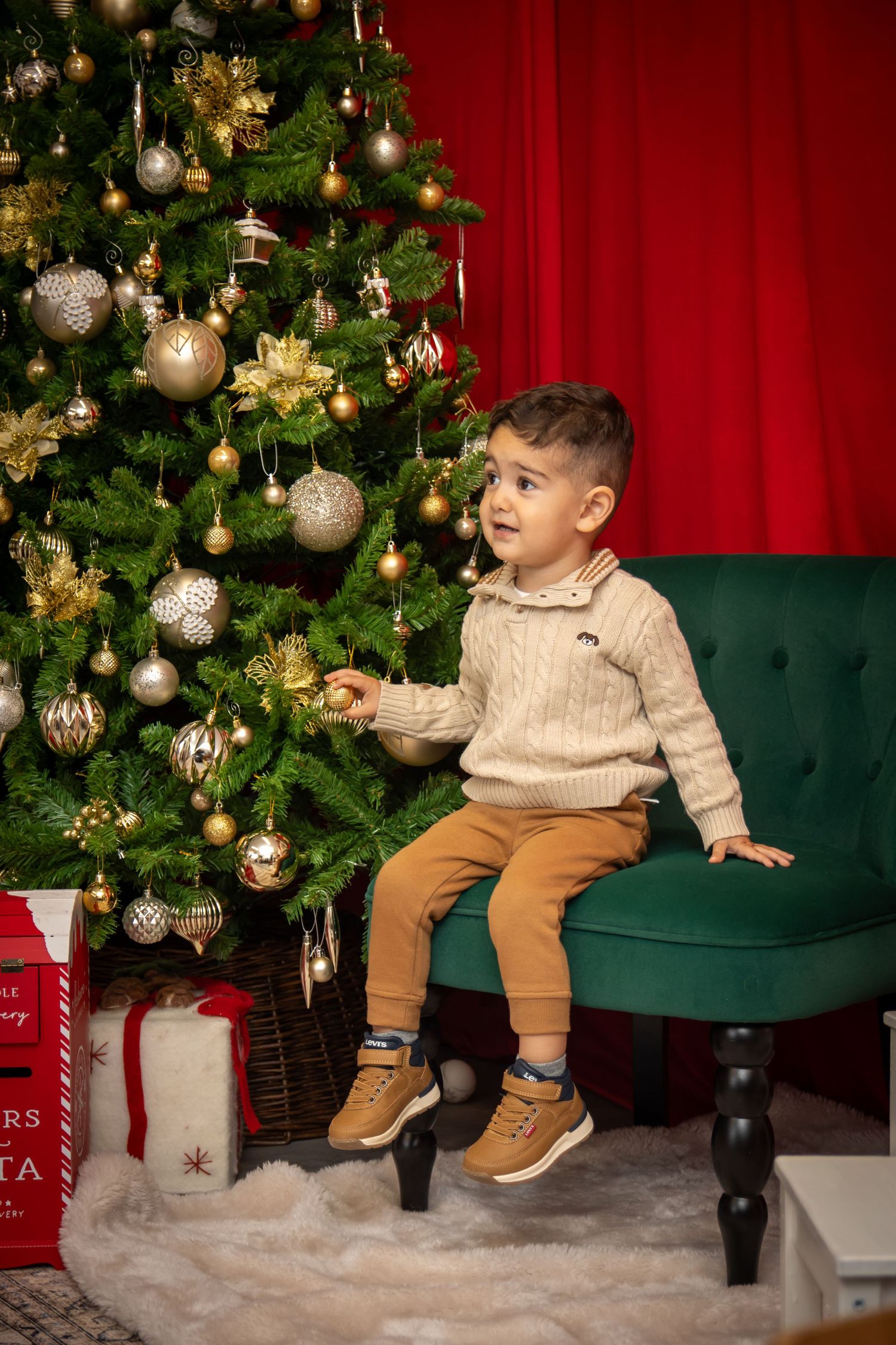 Christmas mini photo session at the GGC Photography studio in Cranbrook, Kent