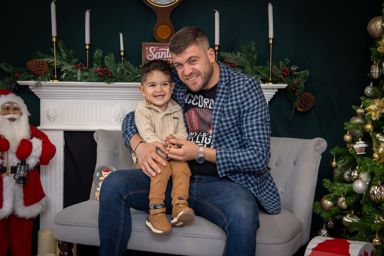Christmas mini photo session at the GGC Photography studio in Cranbrook, Kent