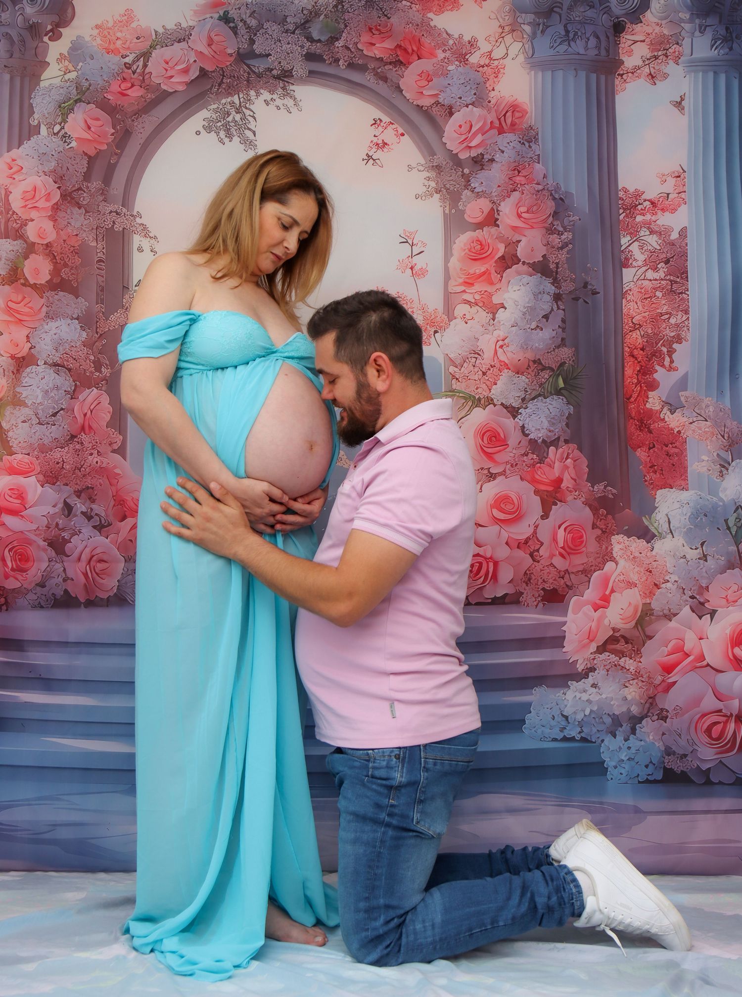 Elena’s maternity photo session at the GGC Photography studio in Cranbrook, Kent