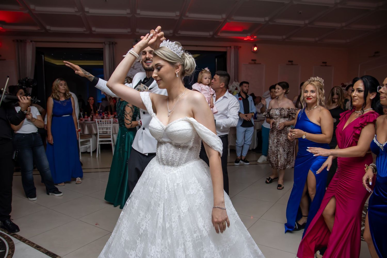 Adriana and Petru’s wedding, photographed by GGC Photography
