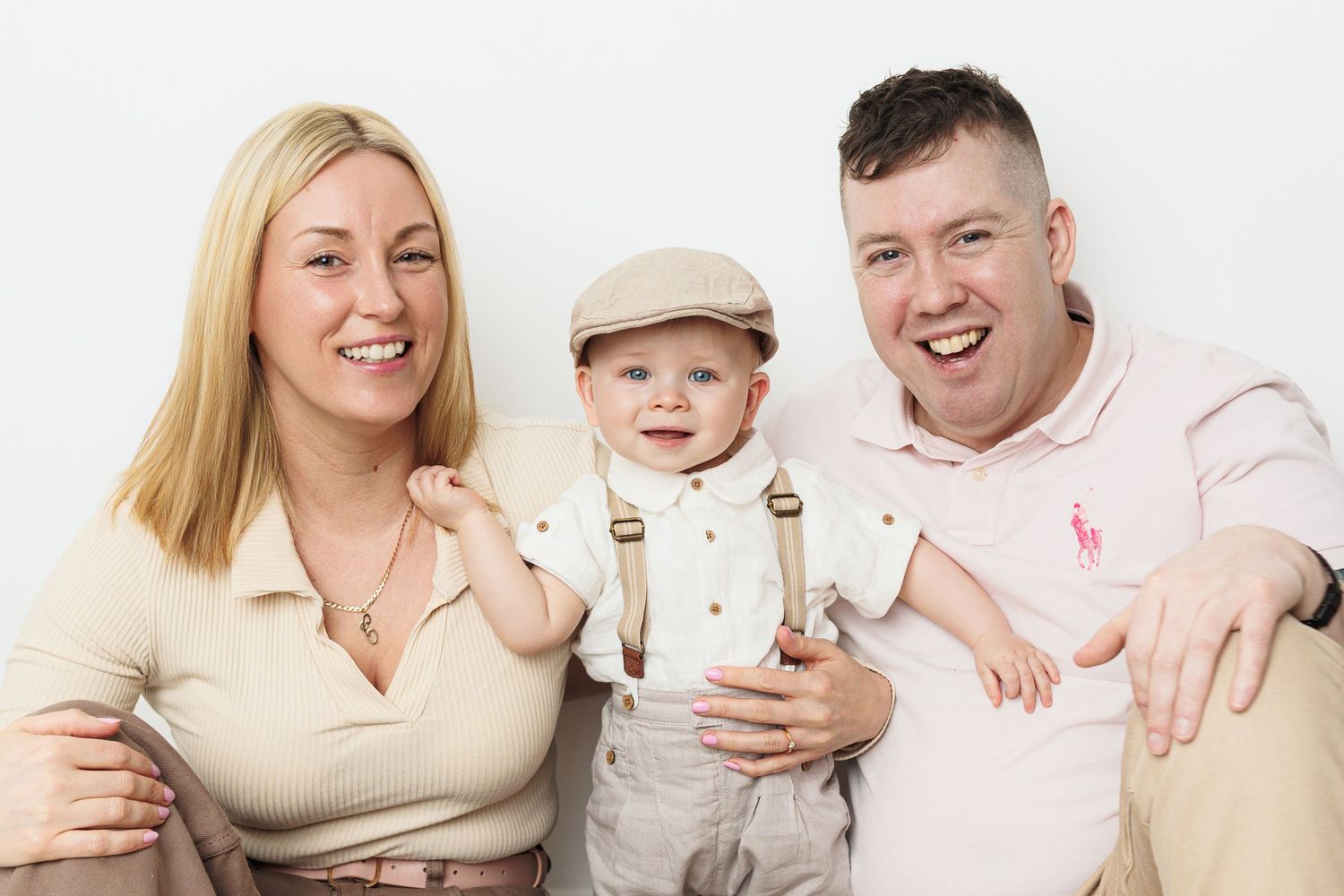 Newborn, baby, cake smash, children and family photographer in Ayr, Ayrshire – Amy Gray Photography.
