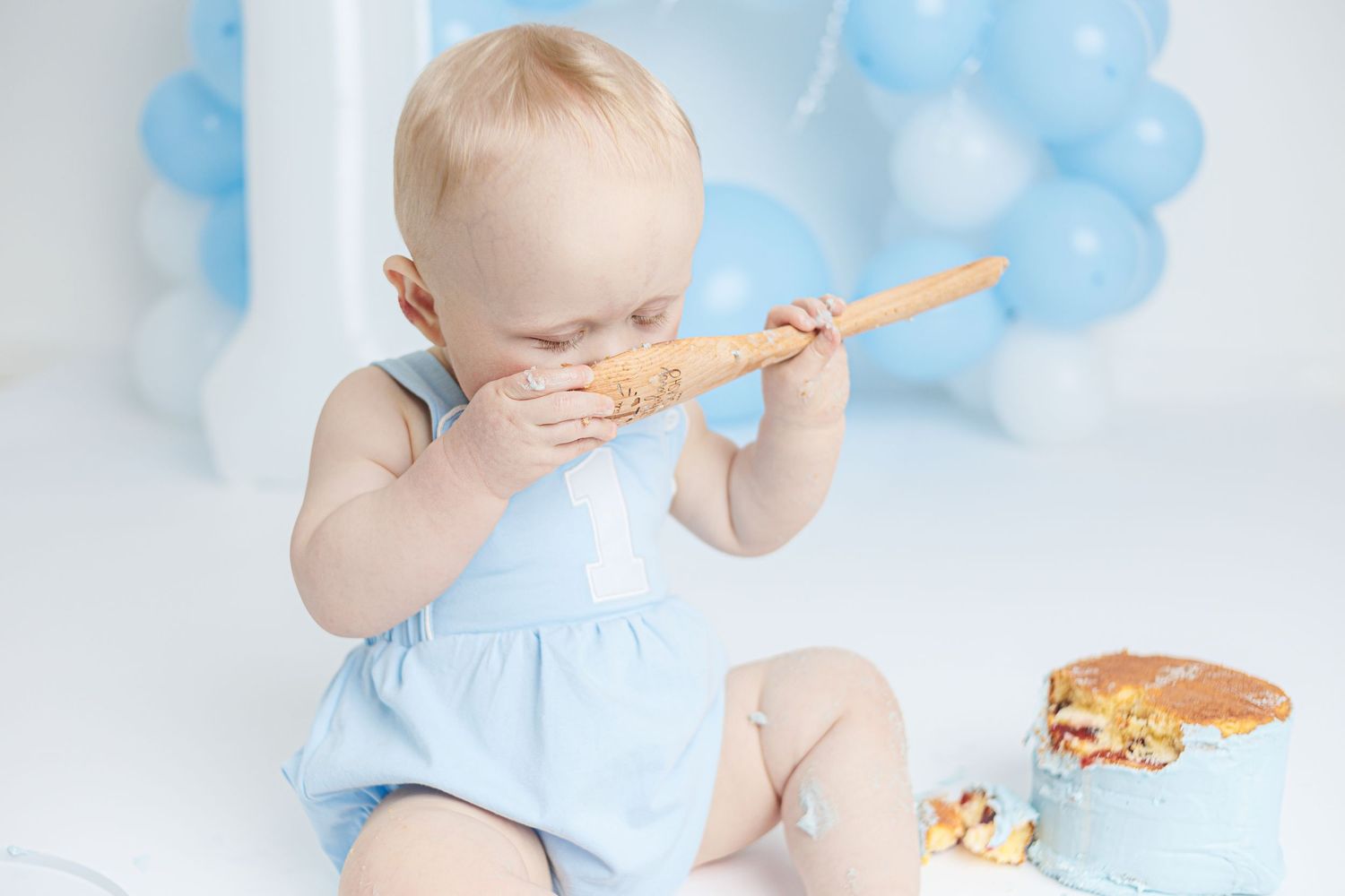 Newborn, baby, cake smash, children and family photographer in Ayr, Ayrshire – Amy Gray Photography.