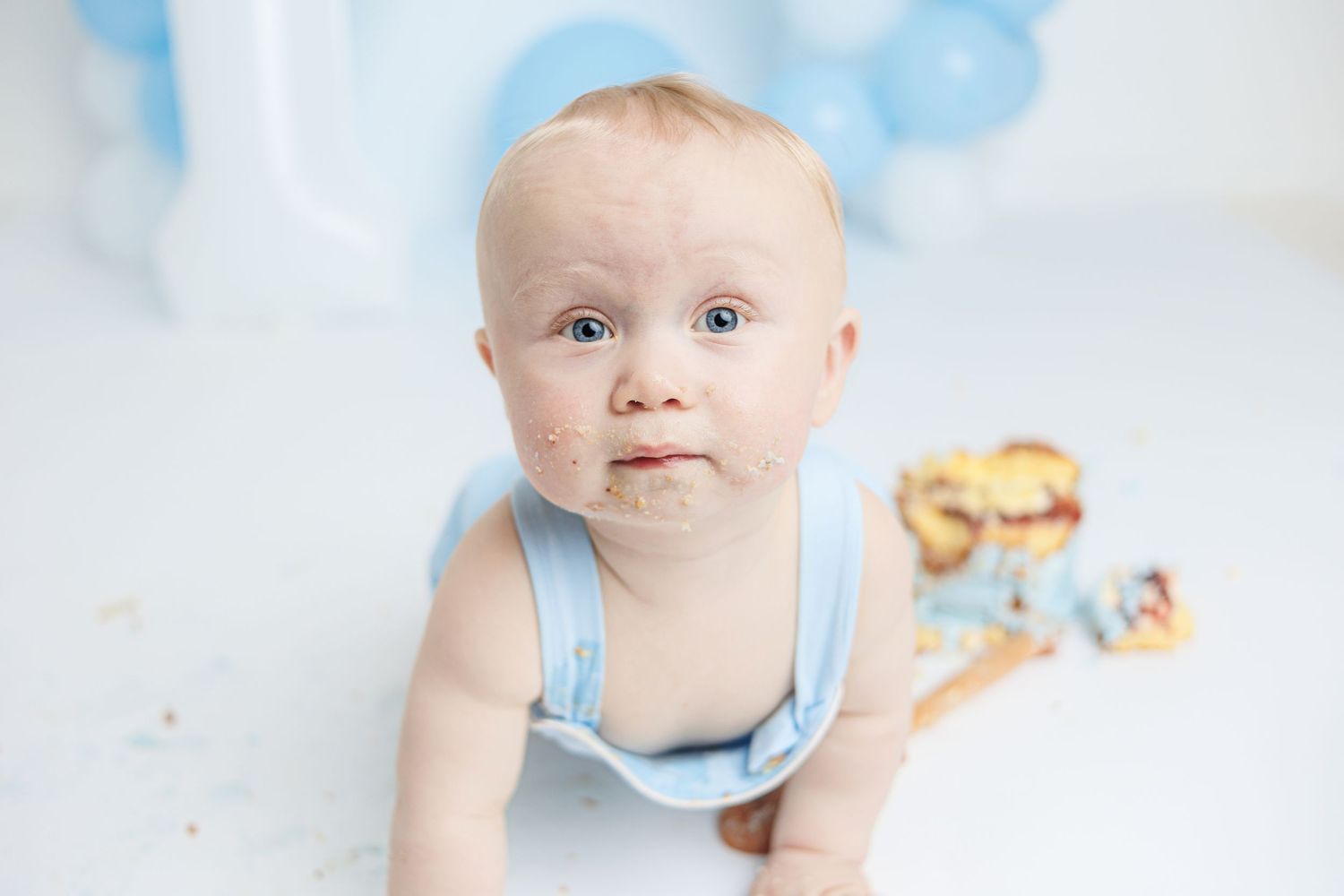 Newborn, baby, cake smash, children and family photographer in Ayr, Ayrshire – Amy Gray Photography.