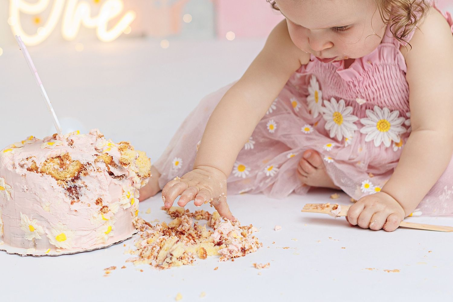 Newborn, baby, cake smash, children and family photographer in Ayr, Ayrshire – Amy Gray Photography.