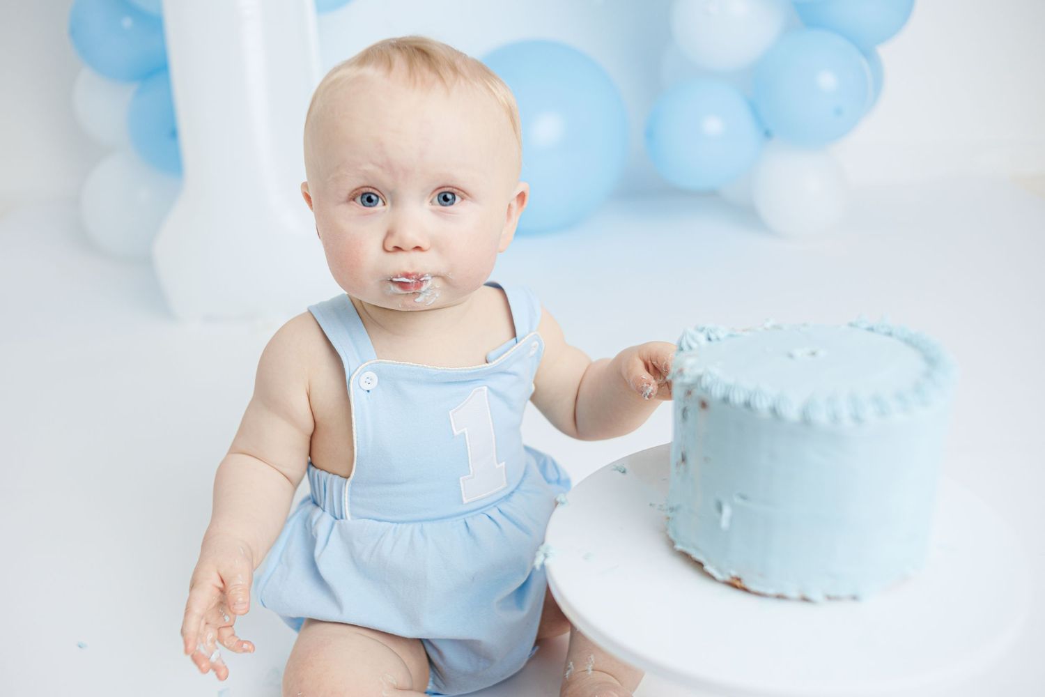 Newborn, baby, cake smash, children and family photographer in Ayr, Ayrshire – Amy Gray Photography.