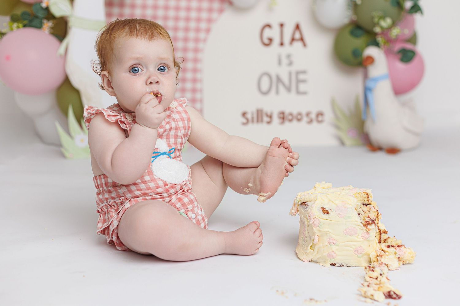 Newborn, baby, cake smash, children and family photographer in Ayr, Ayrshire – Amy Gray Photography.