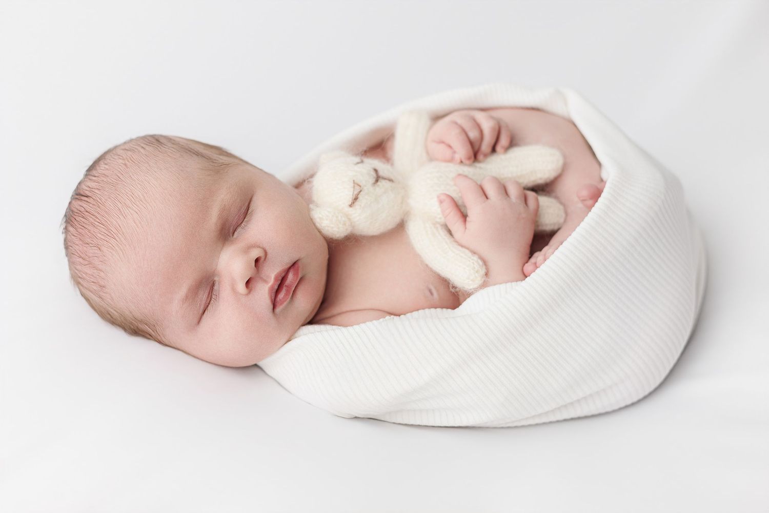 Newborn, baby, cake smash, children and family photographer in Ayr, Ayrshire – Amy Gray Photography.