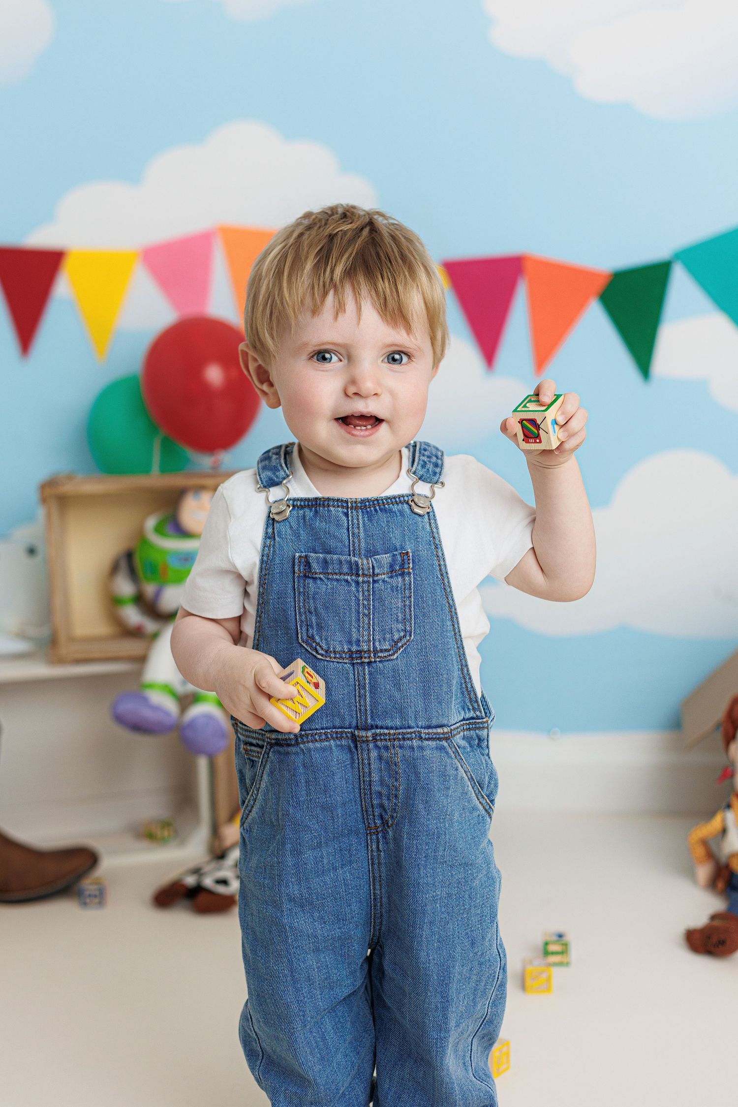 Newborn, baby, cake smash, children and family photographer in Ayr, Ayrshire – Amy Gray Photography.