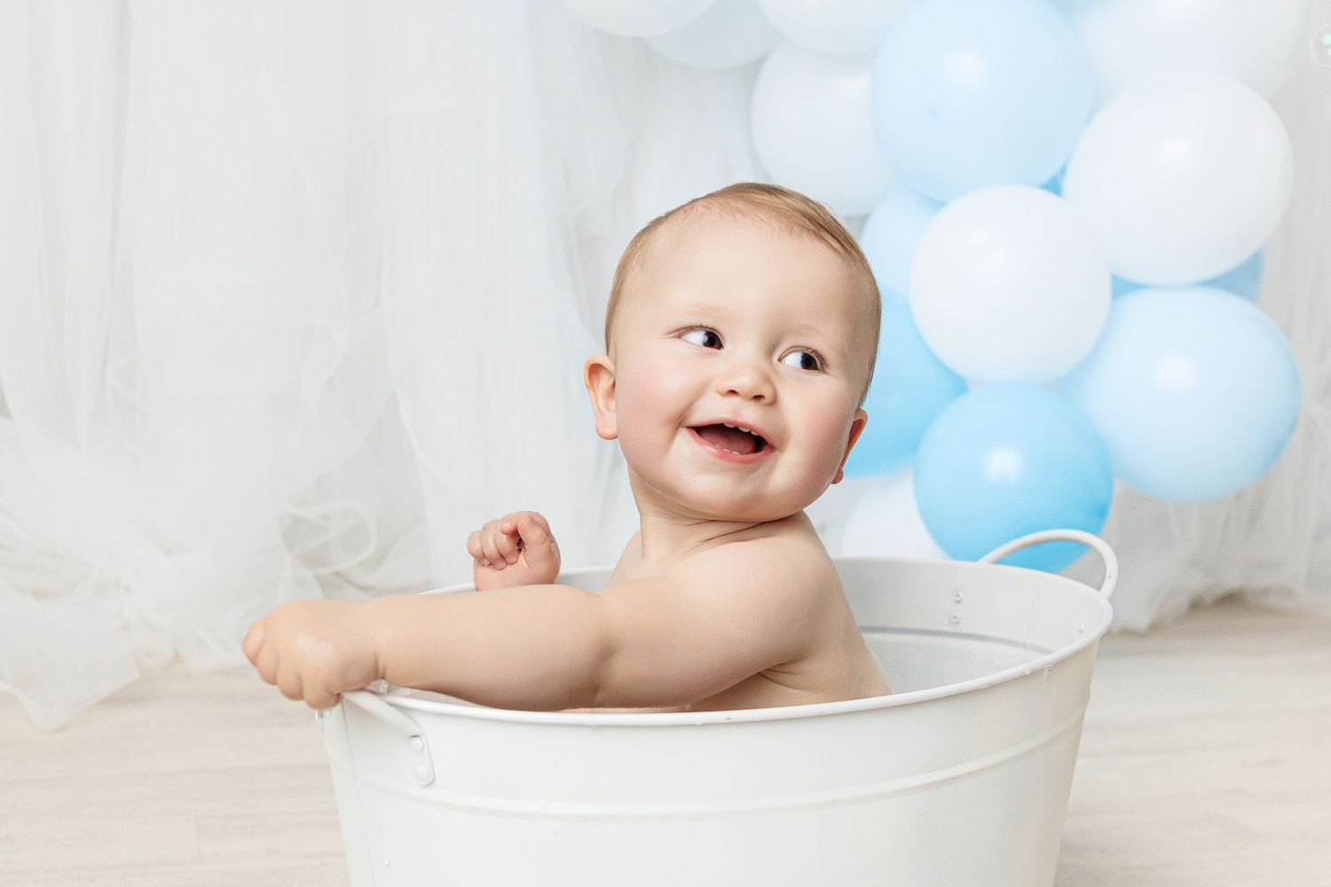 Newborn, baby, cake smash, children and family photographer in Ayr, Ayrshire – Amy Gray Photography.