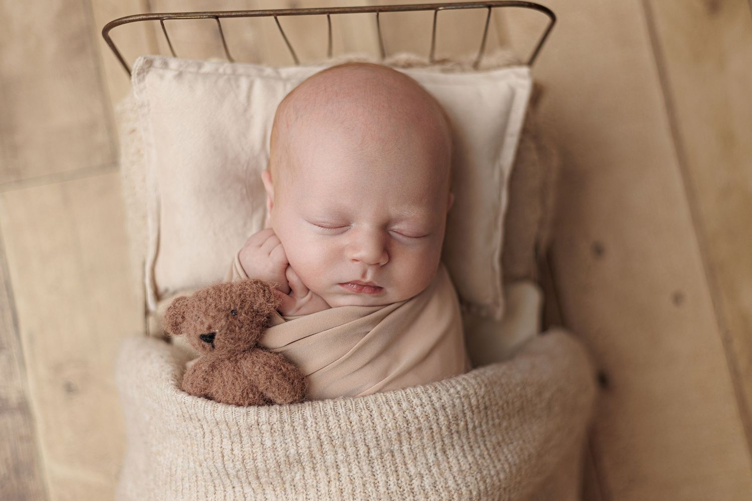 Newborn, baby, cake smash, children and family photographer in Ayr, Ayrshire – Amy Gray Photography.