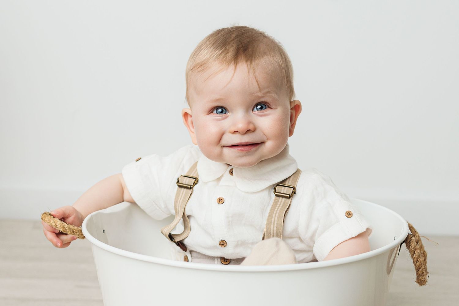 Newborn, baby, cake smash, children and family photographer in Ayr, Ayrshire – Amy Gray Photography.