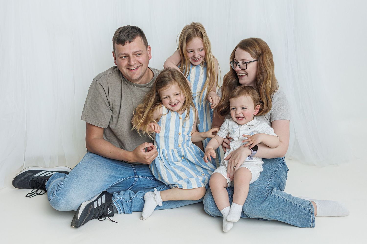 Newborn, baby, cake smash, children and family photographer in Ayr, Ayrshire – Amy Gray Photography.