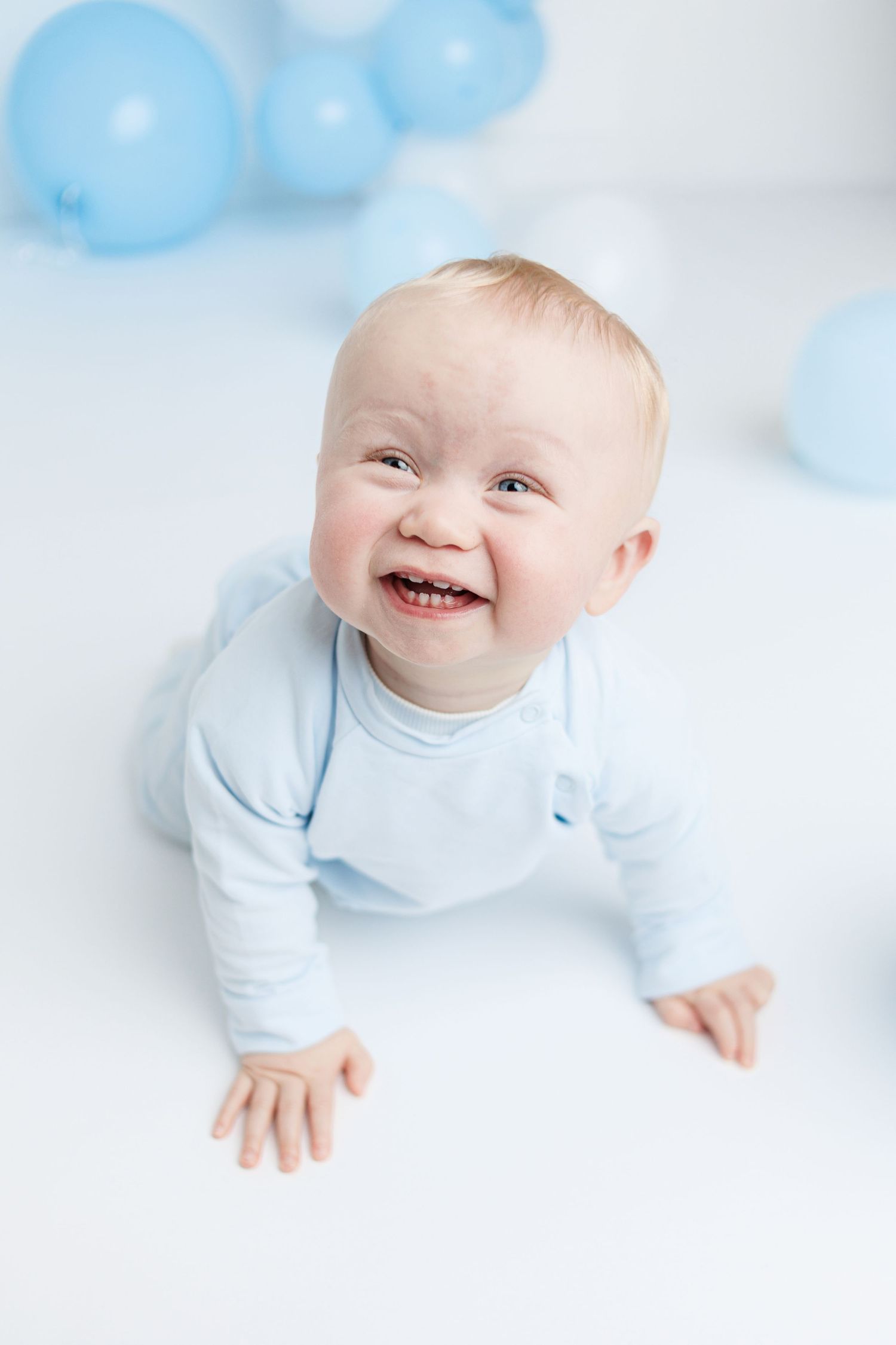 Newborn, baby, cake smash, children and family photographer in Ayr, Ayrshire – Amy Gray Photography.