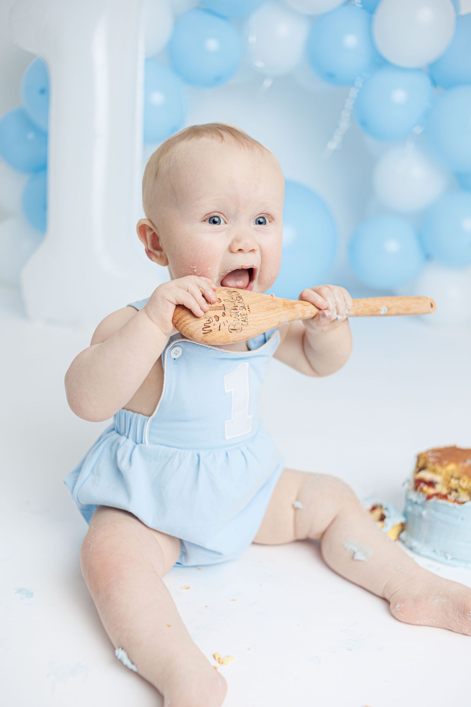 Newborn, baby, cake smash, children and family photographer in Ayr, Ayrshire – Amy Gray Photography.
