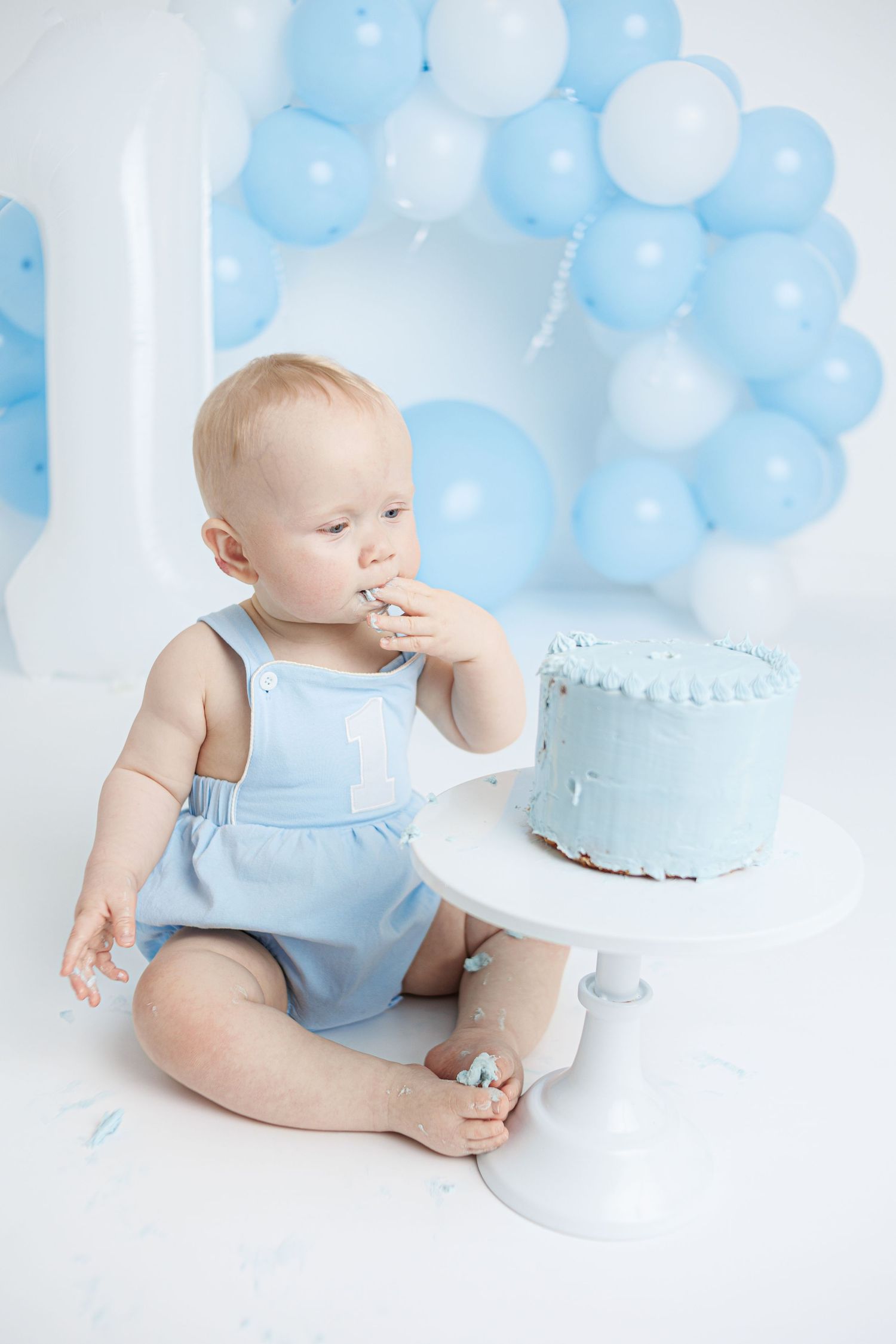 Newborn, baby, cake smash, children and family photographer in Ayr, Ayrshire – Amy Gray Photography.