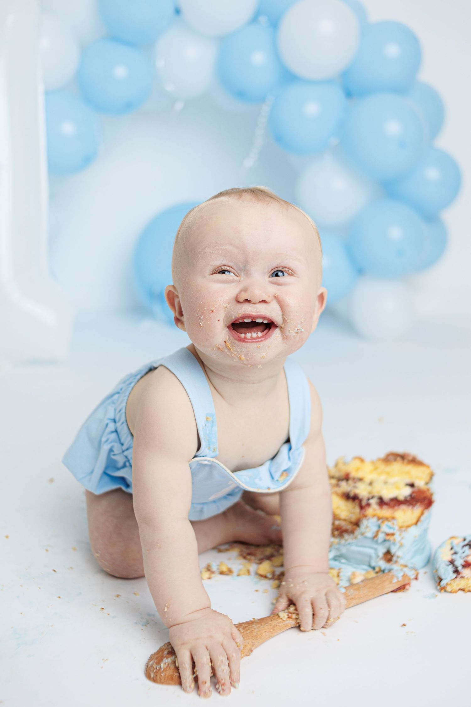 Newborn, baby, cake smash, children and family photographer in Ayr, Ayrshire – Amy Gray Photography.