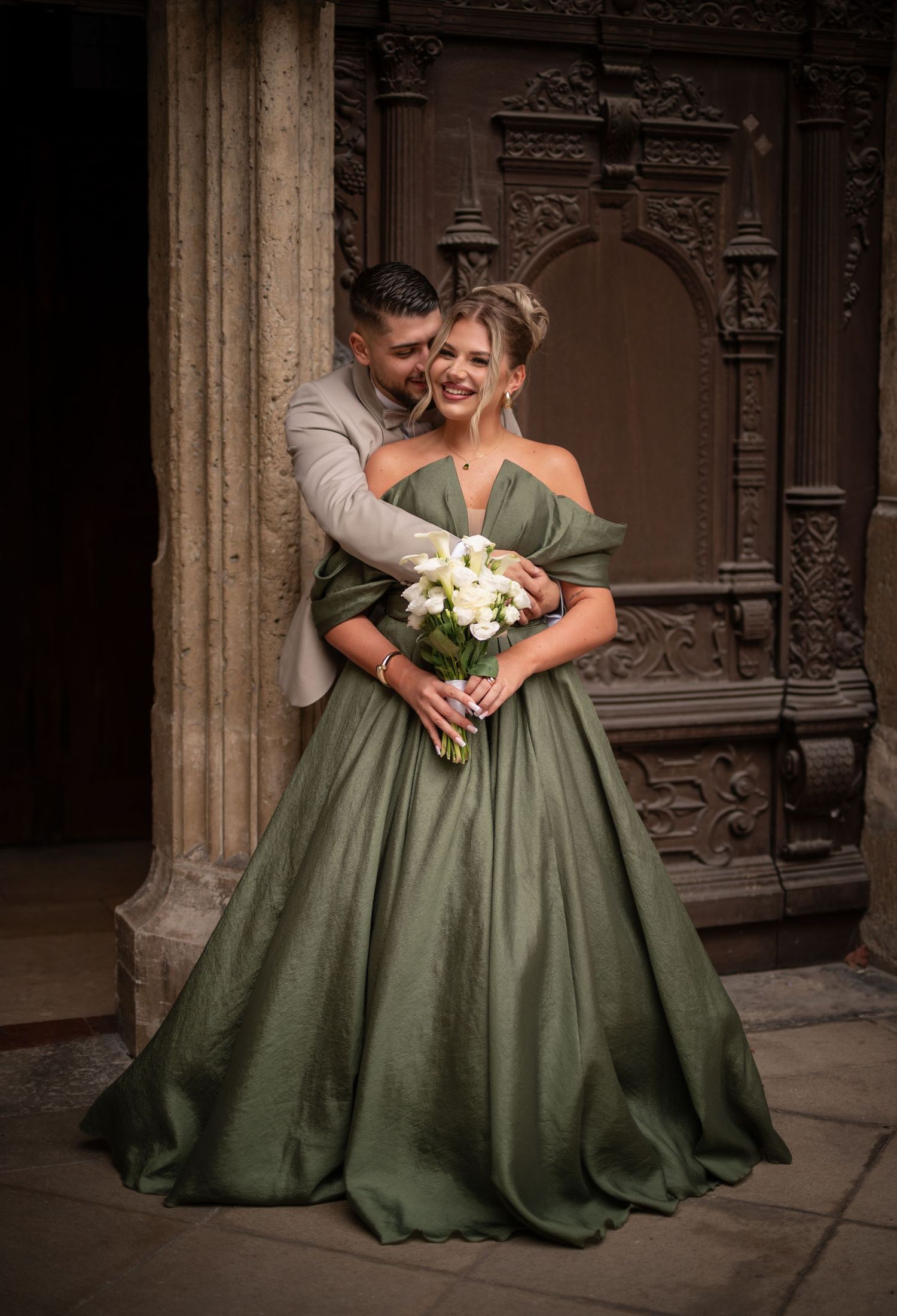 Emotionale Hochzeitsfotografie in Ulm und Neu-Ulm – natürliche Aufnahmen der Trauung und unvergessliche Brautpaarfotos von Polly Foto.