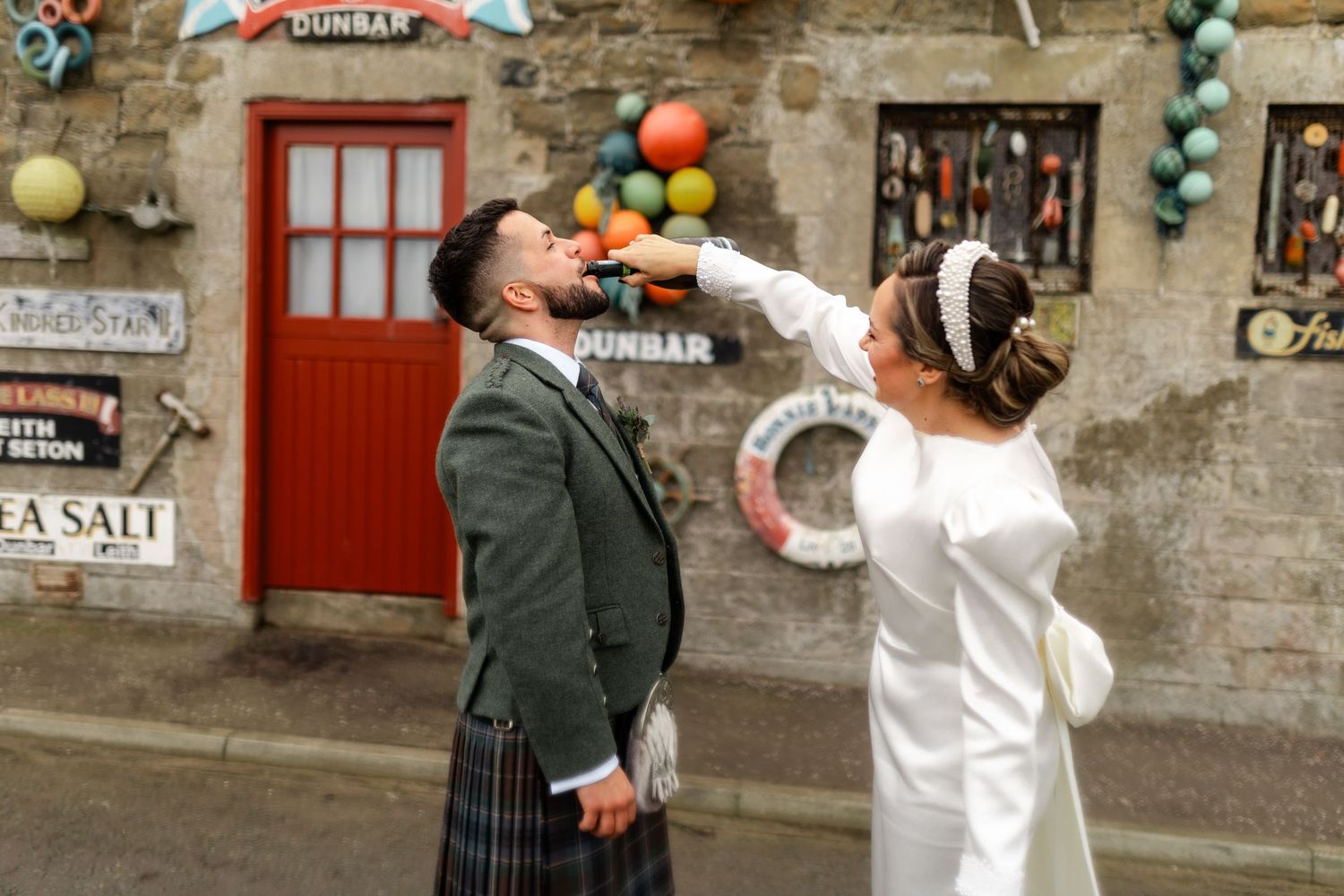 romantic couple wedding photos