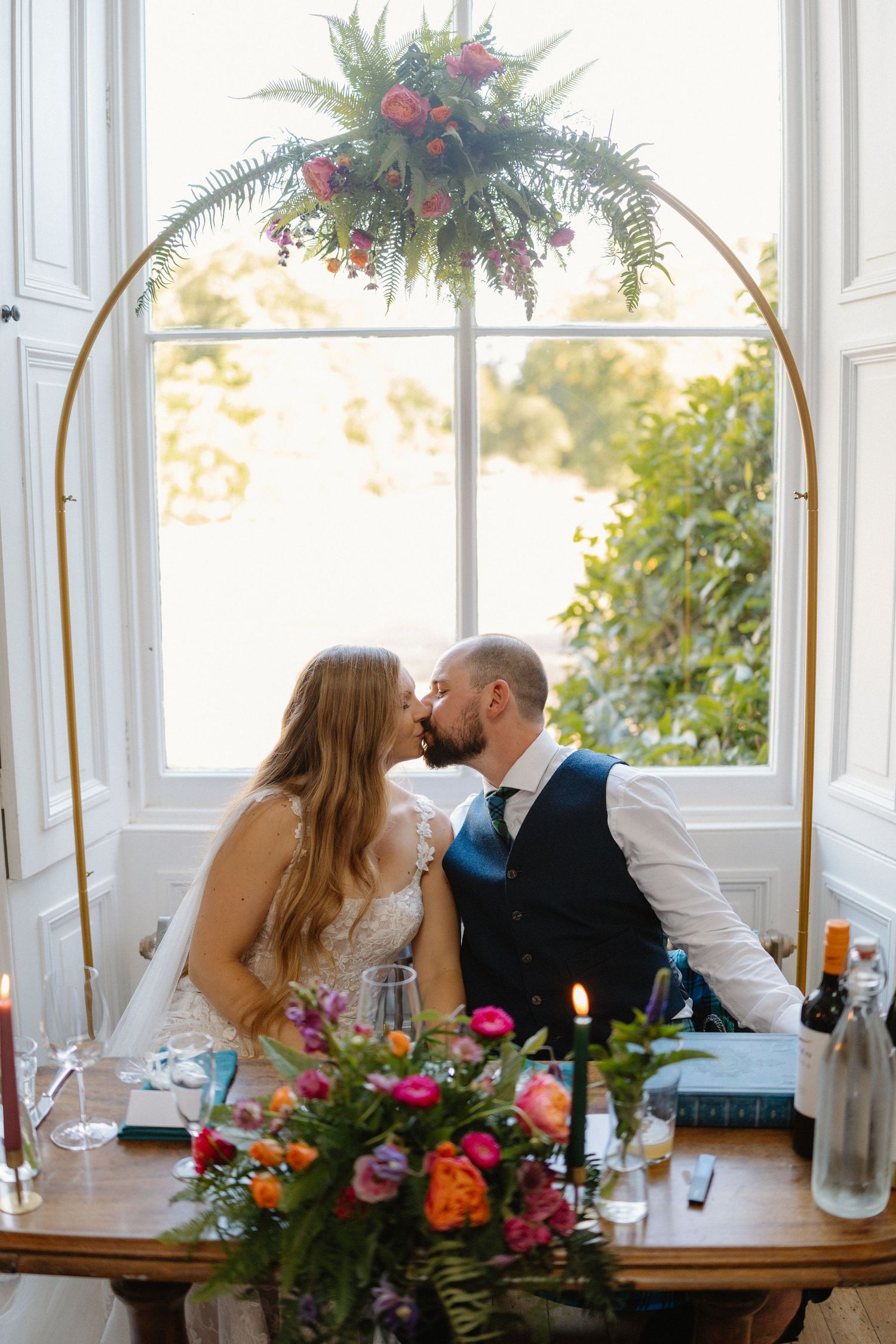 wedding photo romantic couple