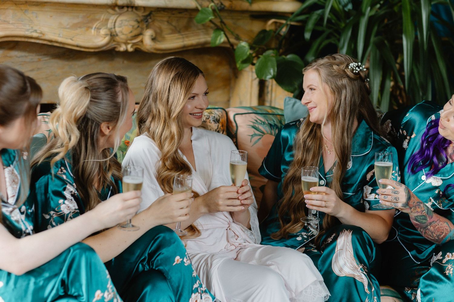 wedding photo bridesmaids