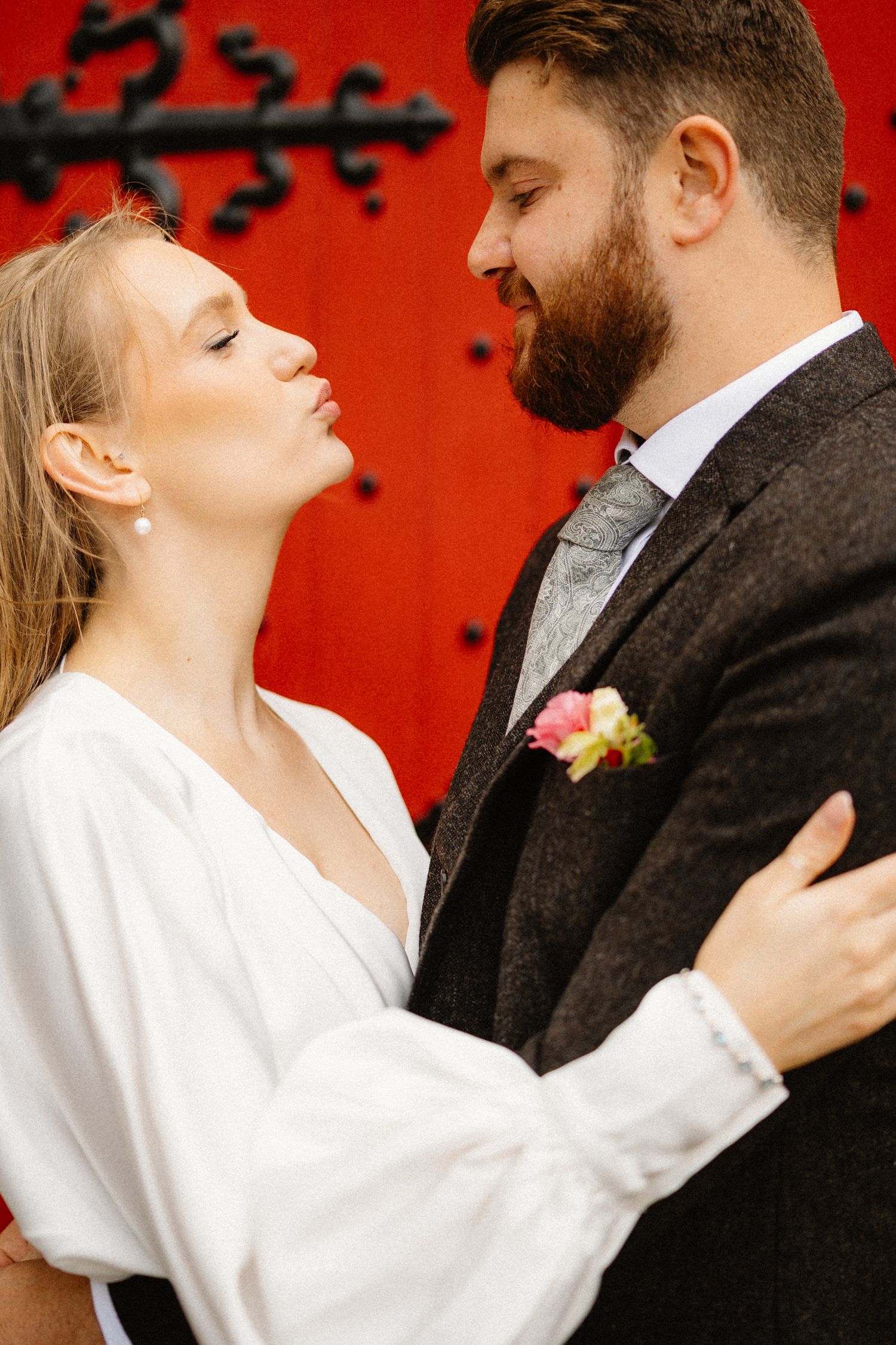 Red door, Wedding photos around Edinburgh Scotland