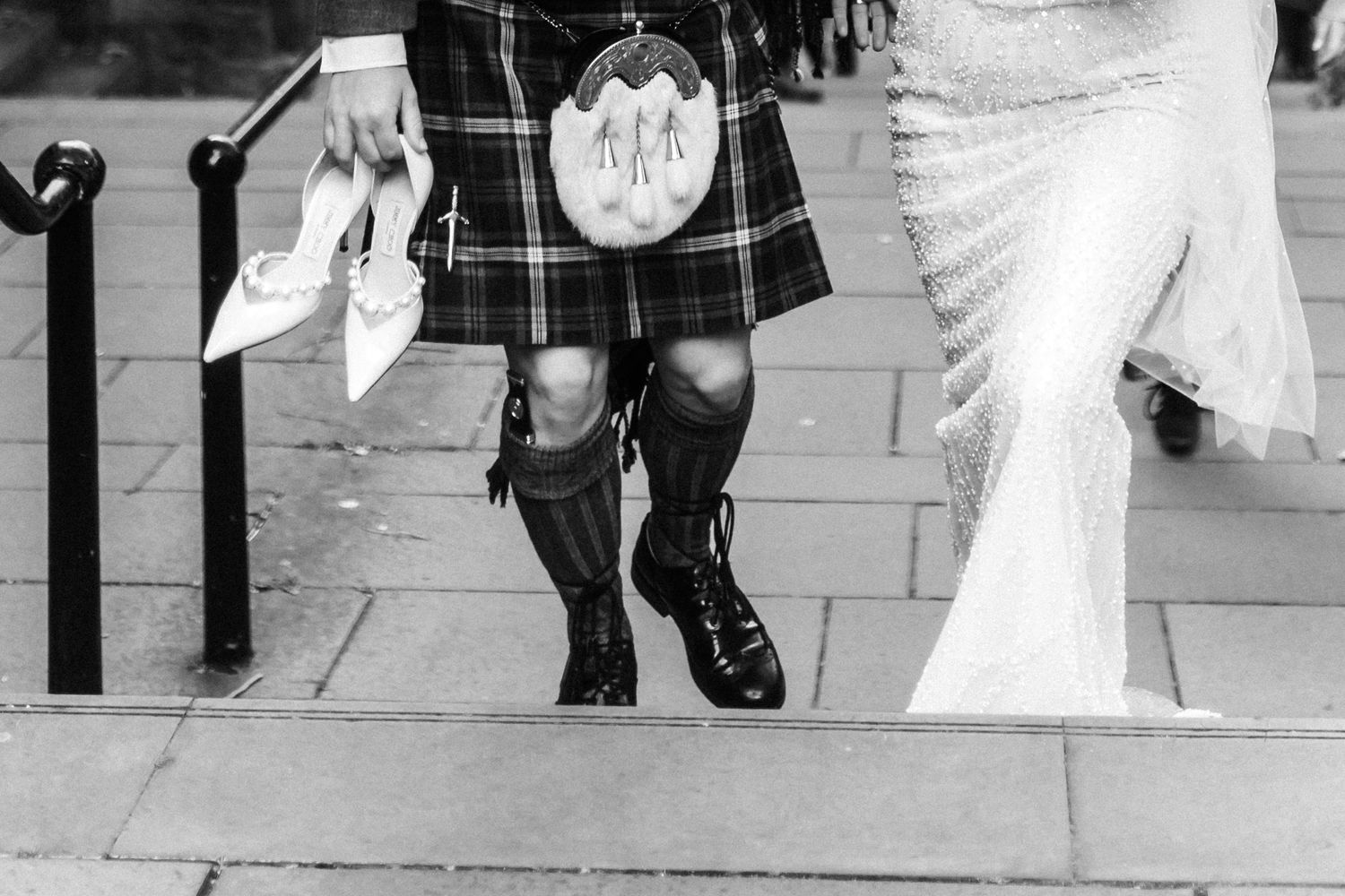 wedding photo romantic couple