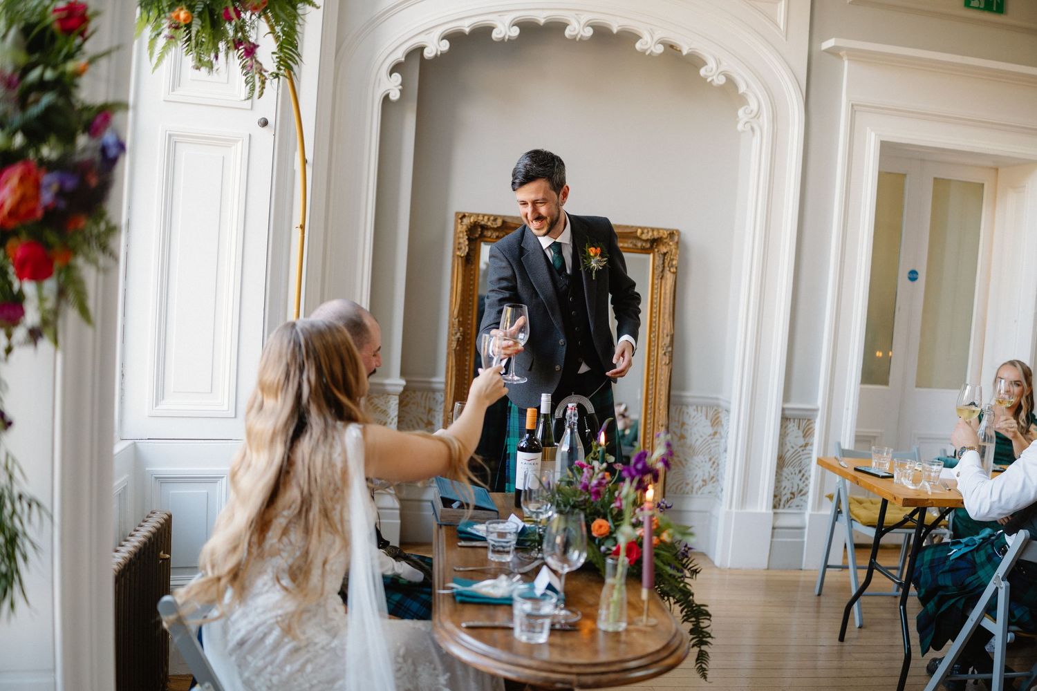 wedding photo romantic couple