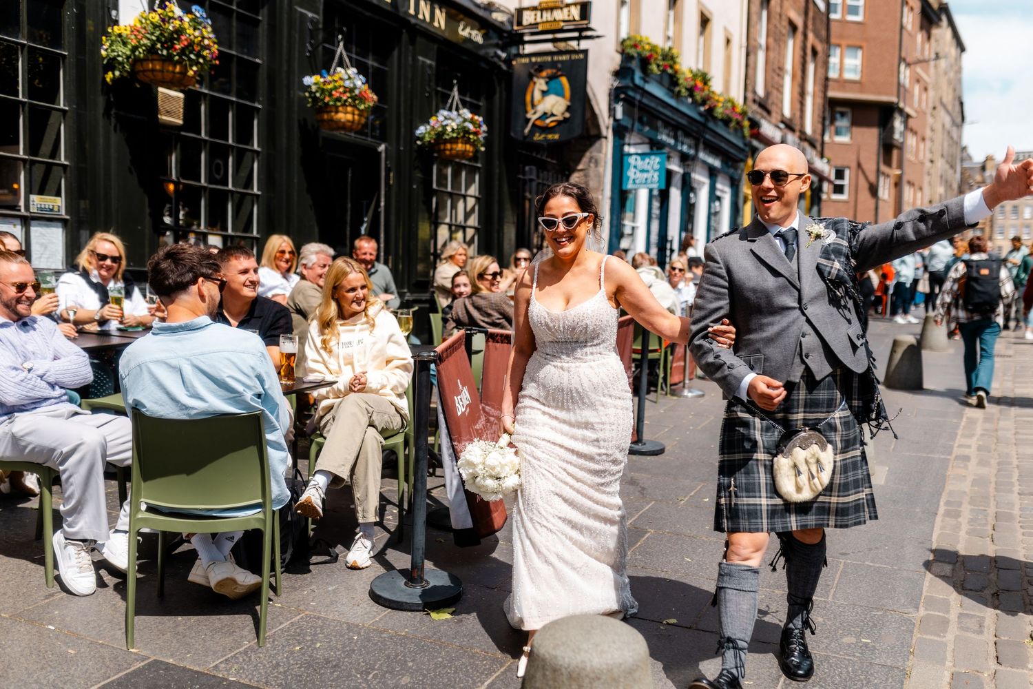 wedding photo romantic couple